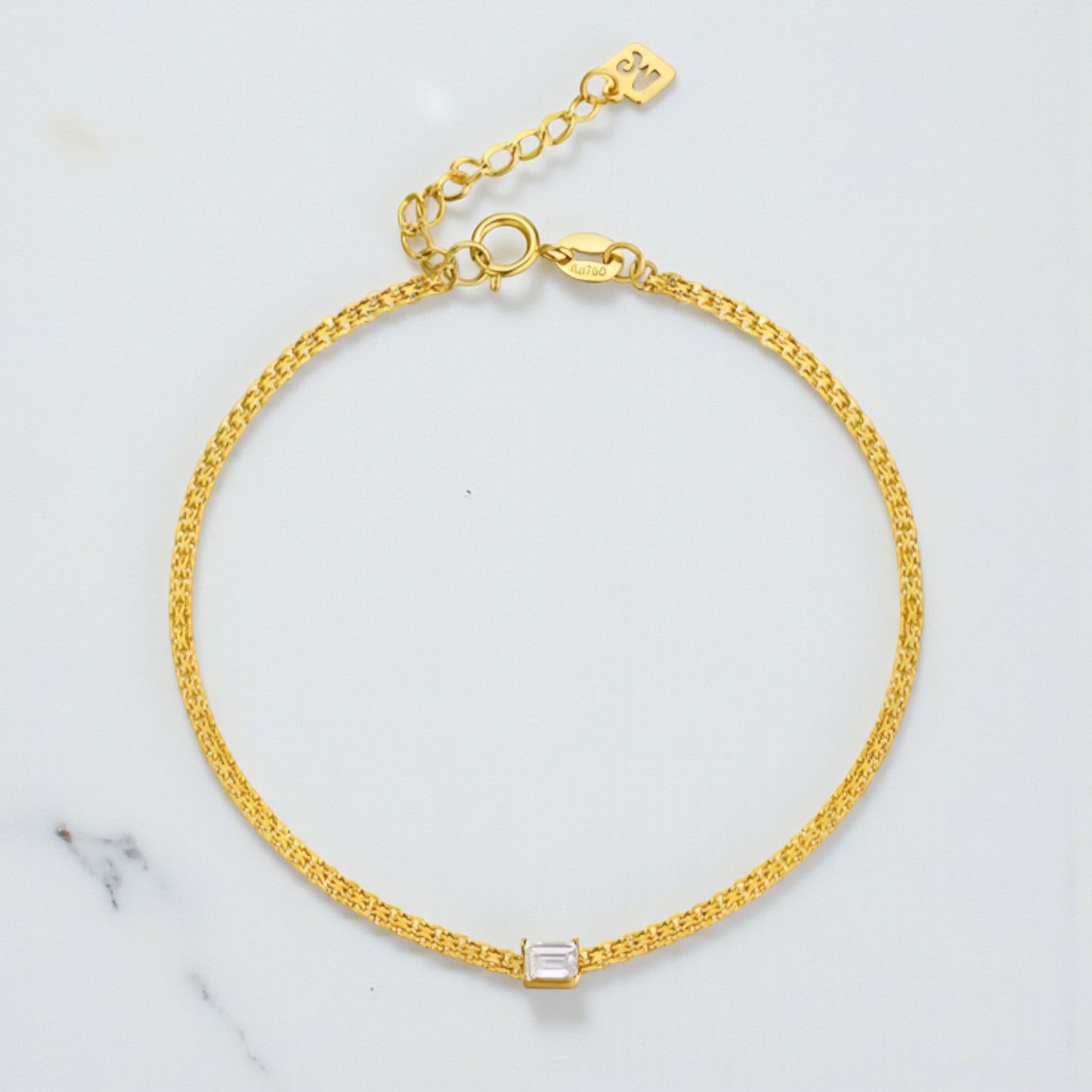 18K Gold Genuine Diamond Round and Square Pendant Bracelet