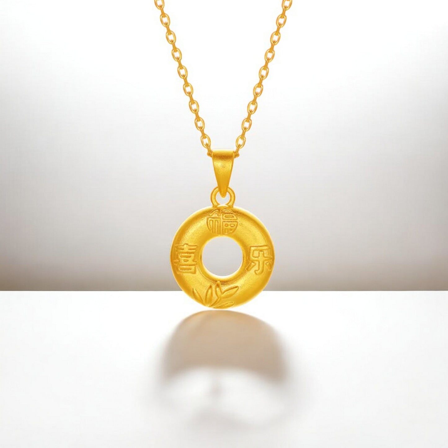 18K Gold Lucky Chinese Joy Blessing Happniess Buckle Round Pendant