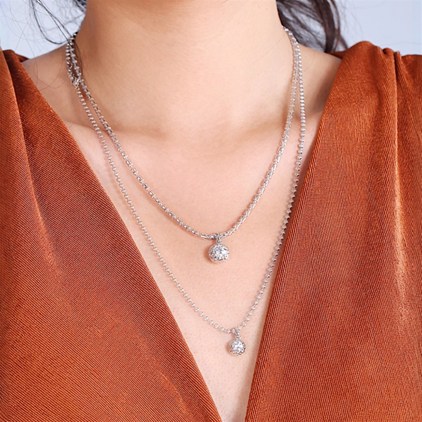 18K Gold Hammered Bubble Round Elegant Lab Diamond Pendant