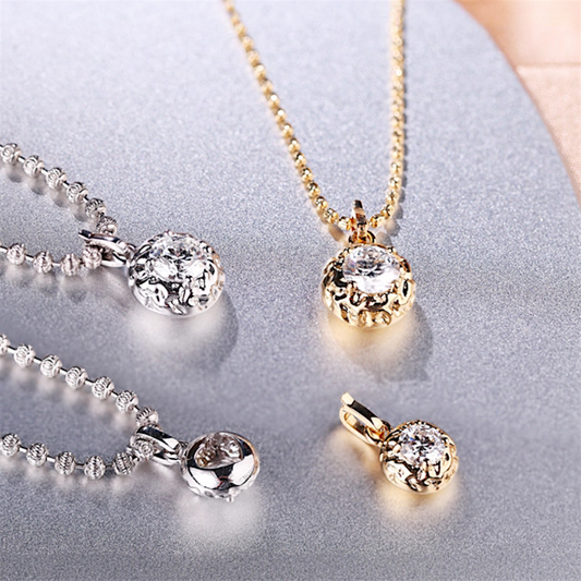 18K Gold Hammered Bubble Round Elegant Lab Diamond Pendant