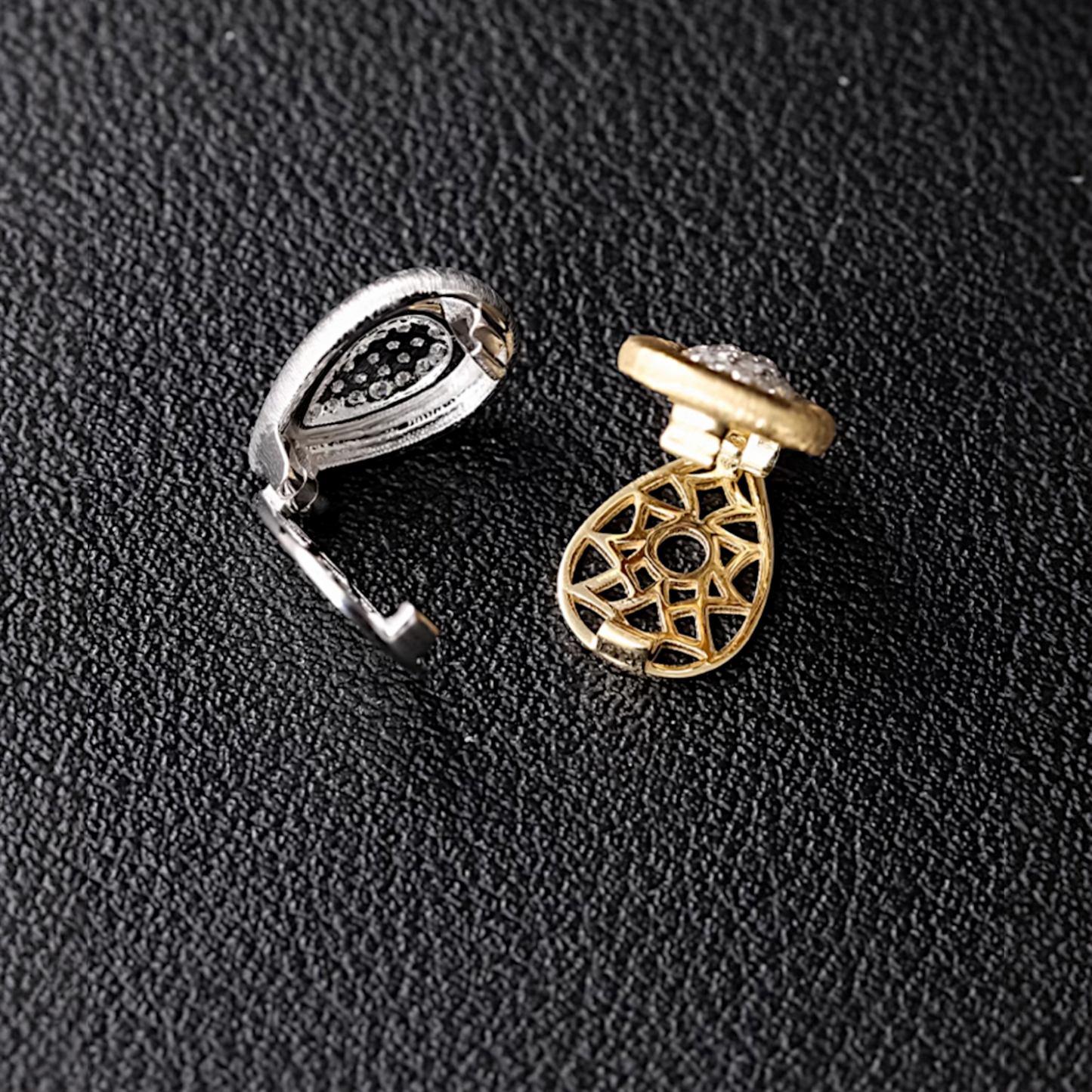 18K Gold Brushed Elegant Diamond Teardrop Clasp Pendant