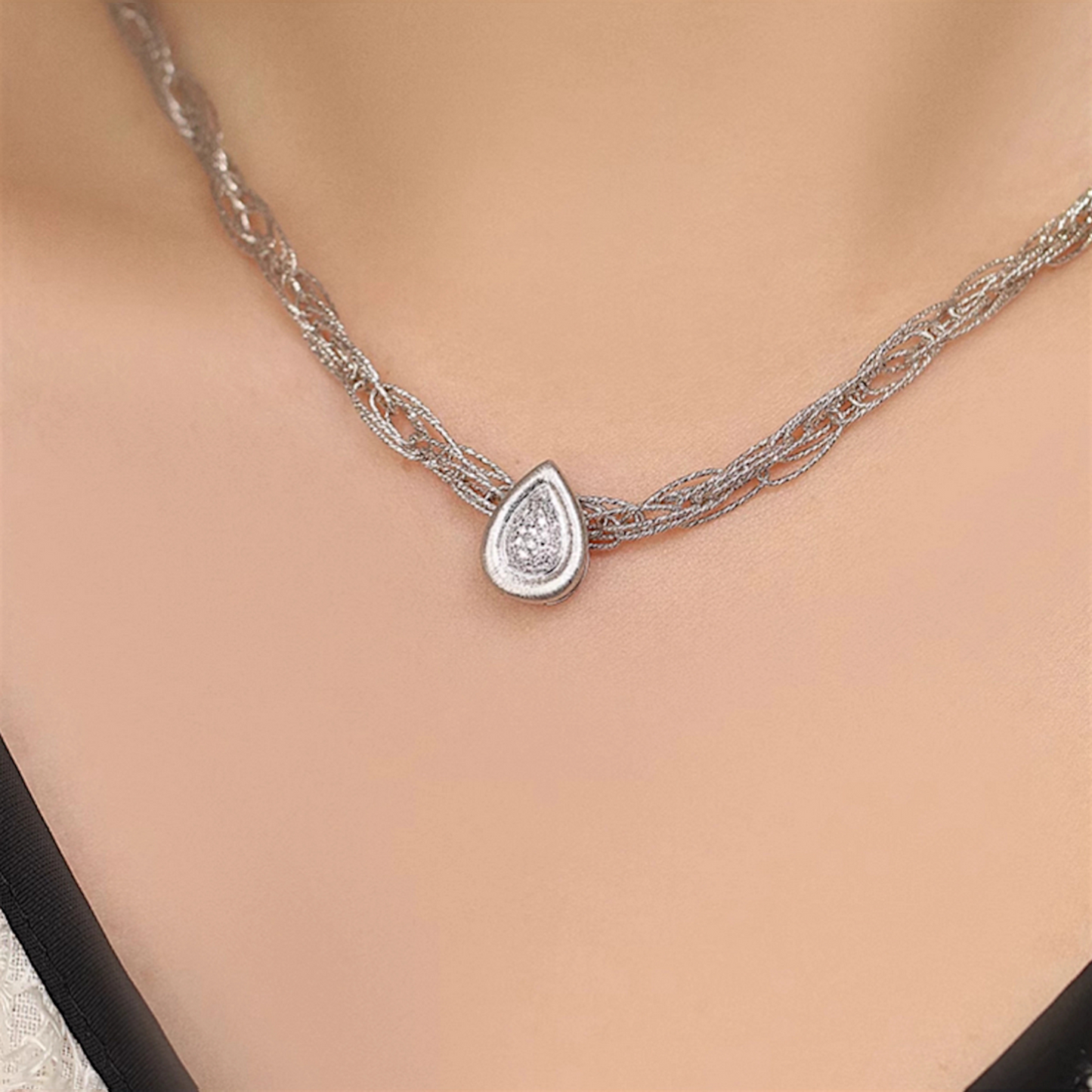 18K Gold Brushed Elegant Diamond Teardrop Clasp Pendant