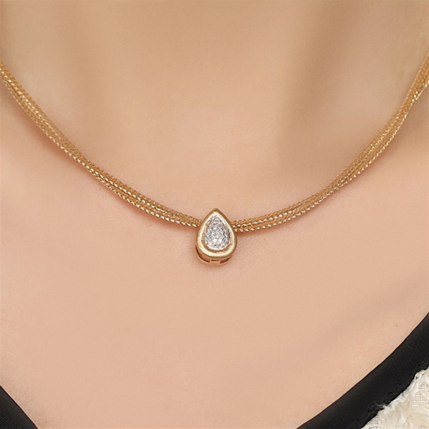 18K Gold Brushed Elegant Diamond Teardrop Clasp Pendant