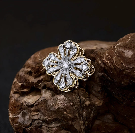 18K Gold Diamond Four-Leaf Lucky Clover Elegant Clasp Pendant