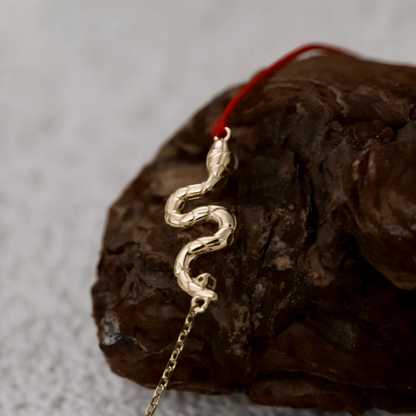 18K Gold Diamond Snake Simple Elegant Red Braided Bracelet