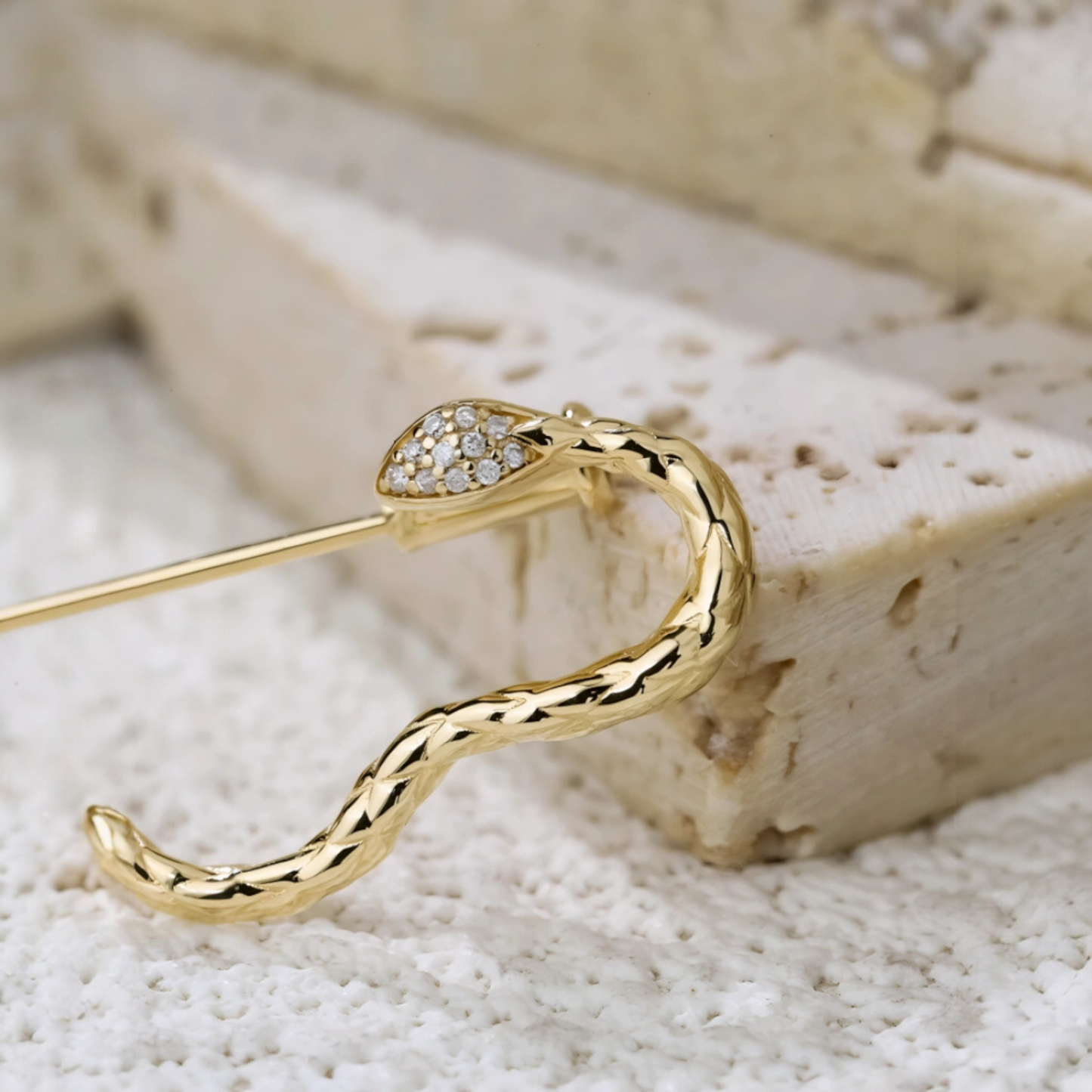 18K Gold Diamond Snake Shaped Brooch Pin Elegant Gift