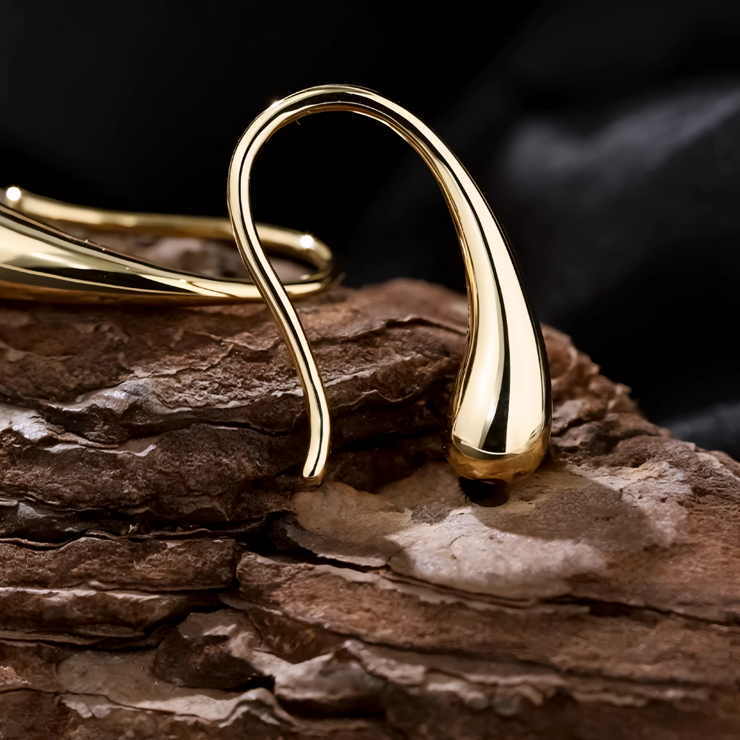 18K Gold Unique and Trendy Prince Rupert's drop Teardrop U-Shaped Hooks Earrings