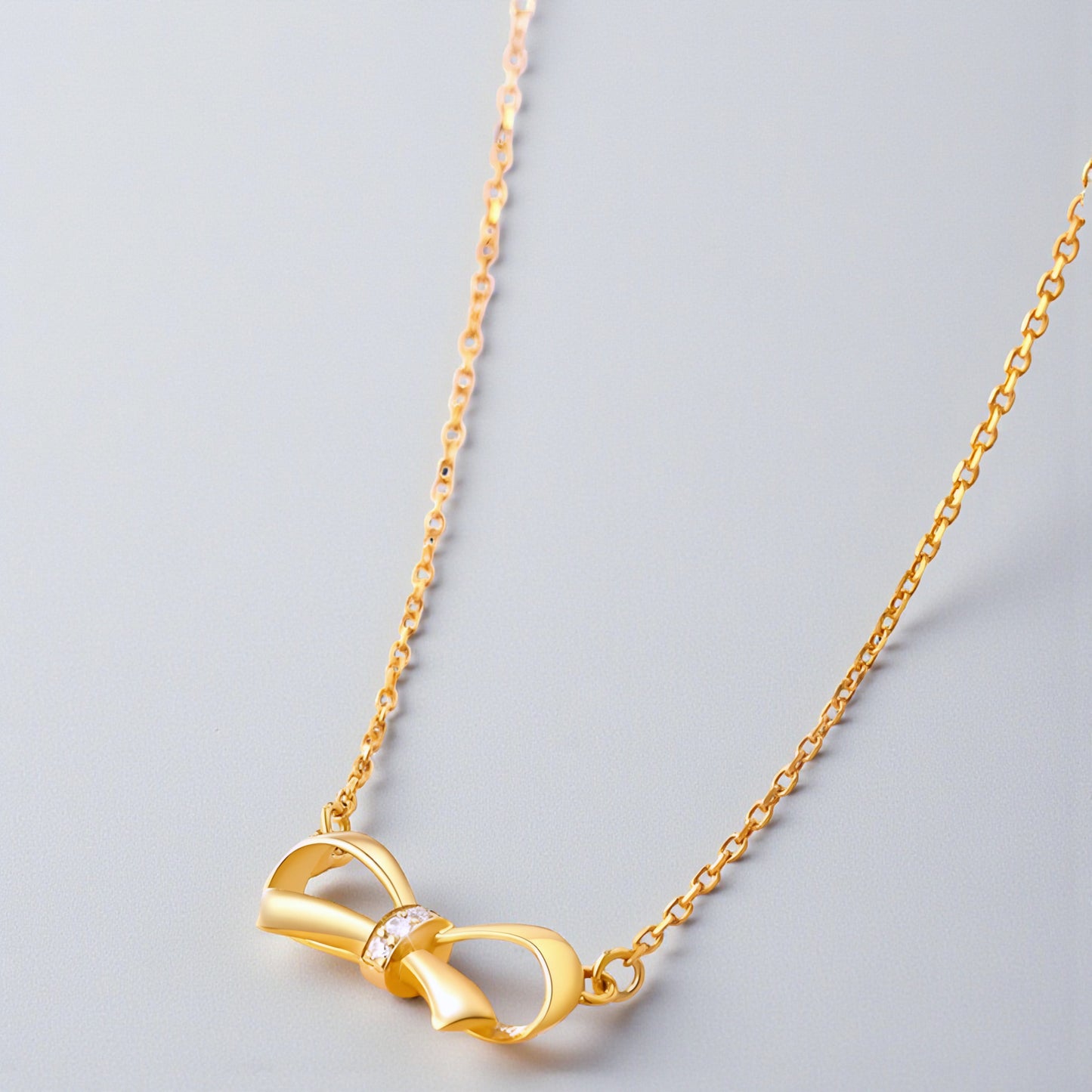 18K Gold Diamond Bow Bowtie Pendant Luxurious charm Necklace