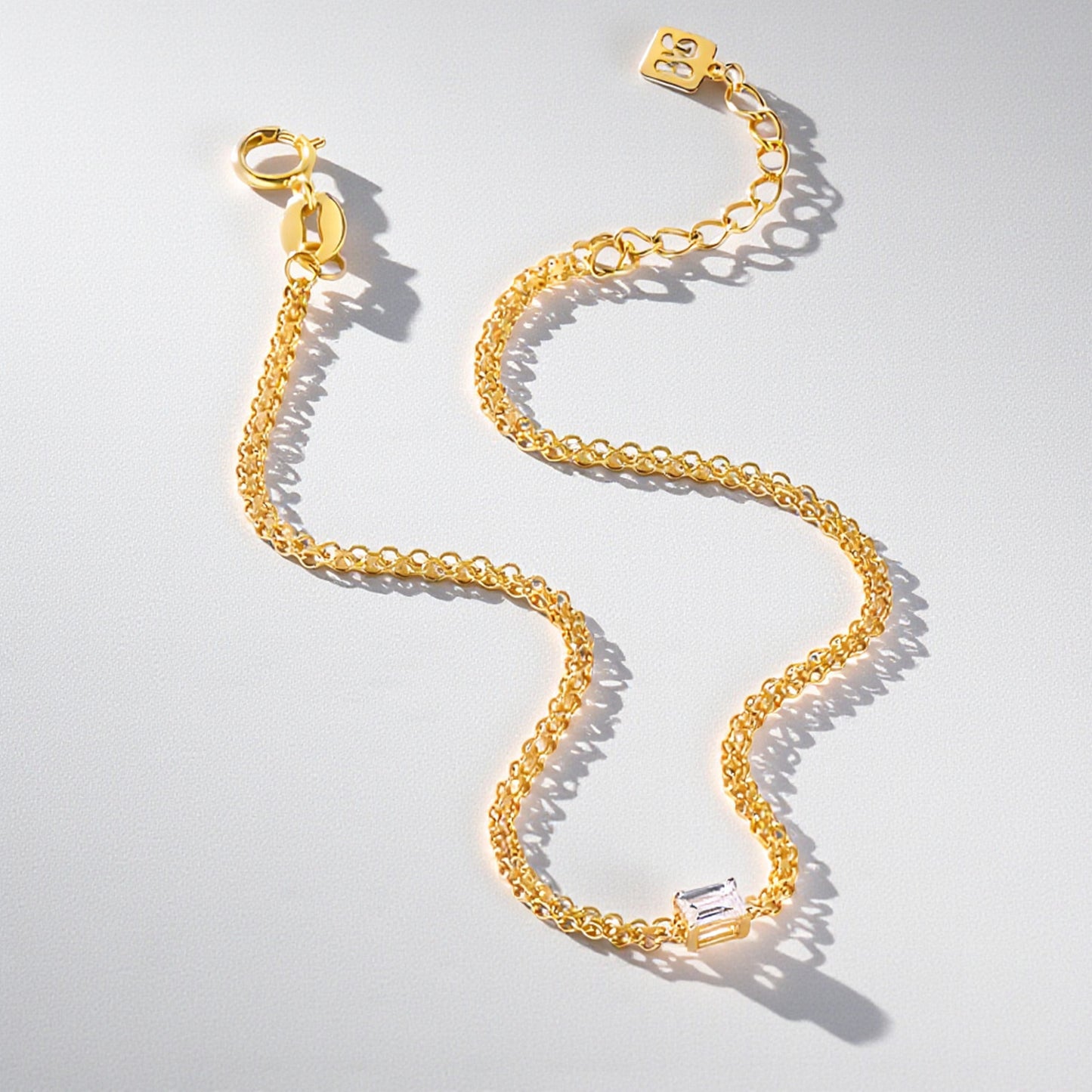 18K Gold Genuine Diamond Round and Square Pendant Bracelet