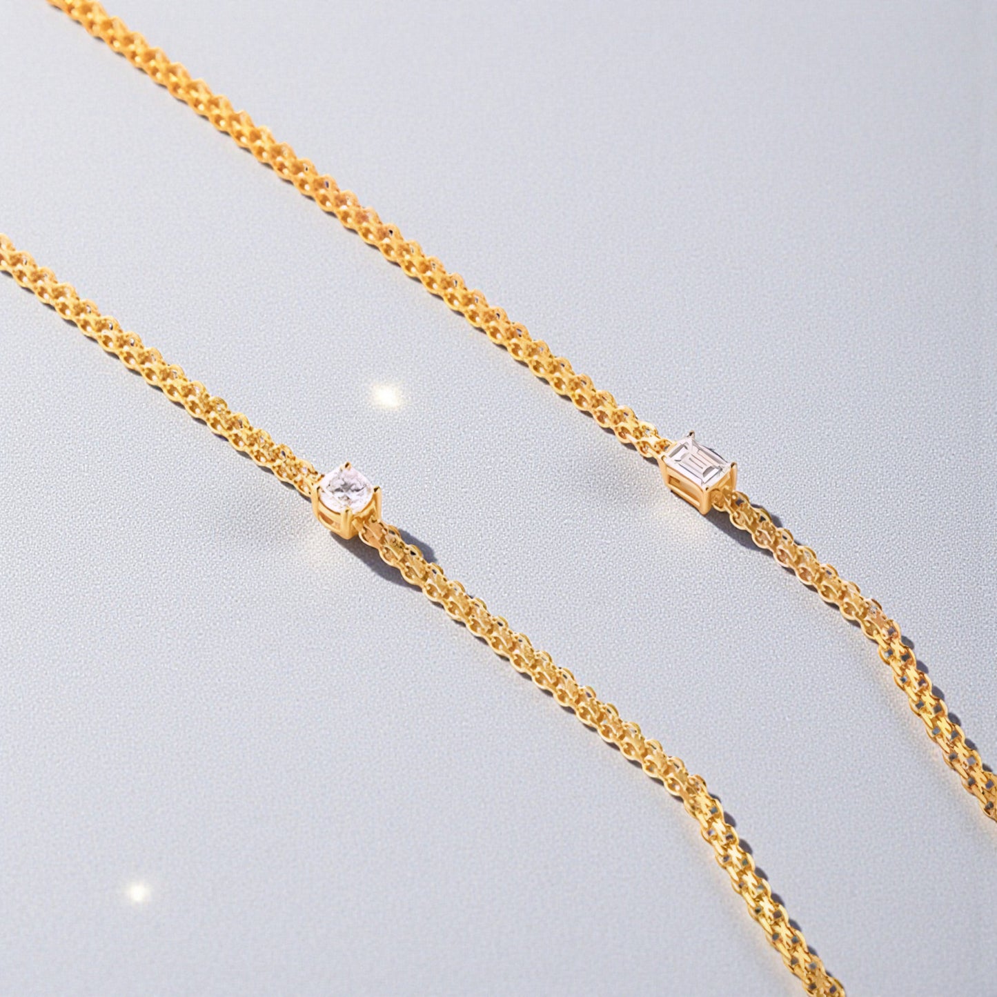 18K Gold Genuine Diamond Round and Square Pendant Bracelet