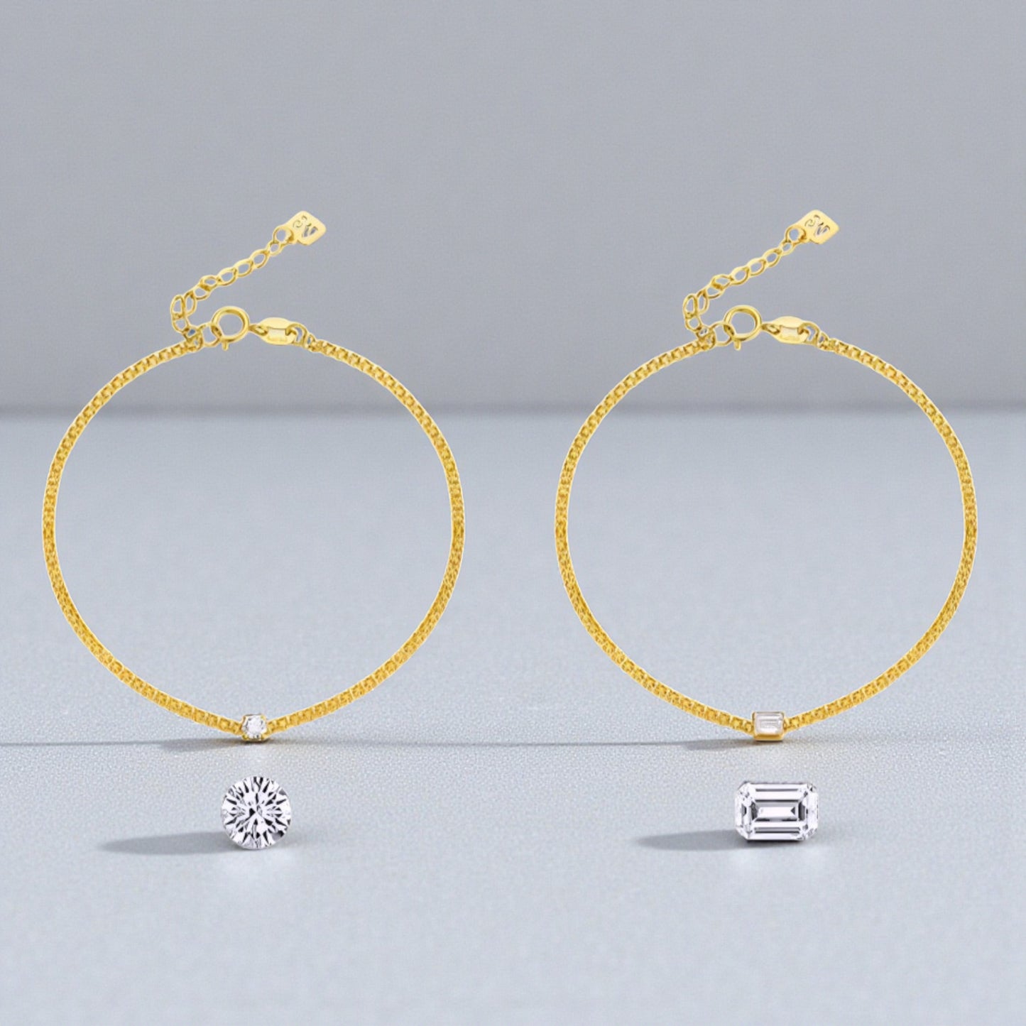 18K Gold Genuine Diamond Round and Square Pendant Bracelet