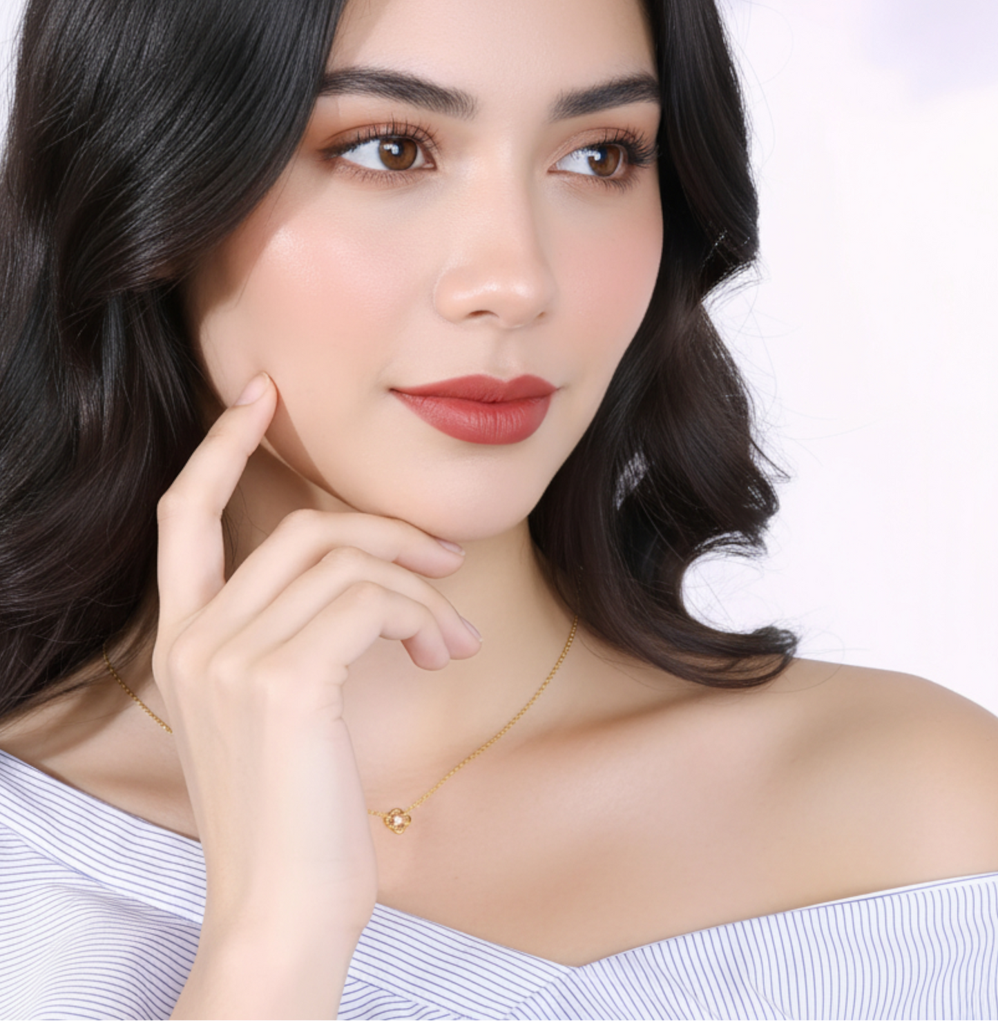 18K Gold Genuine Diamond Flower Clover Pendant Luxurious charm Necklace