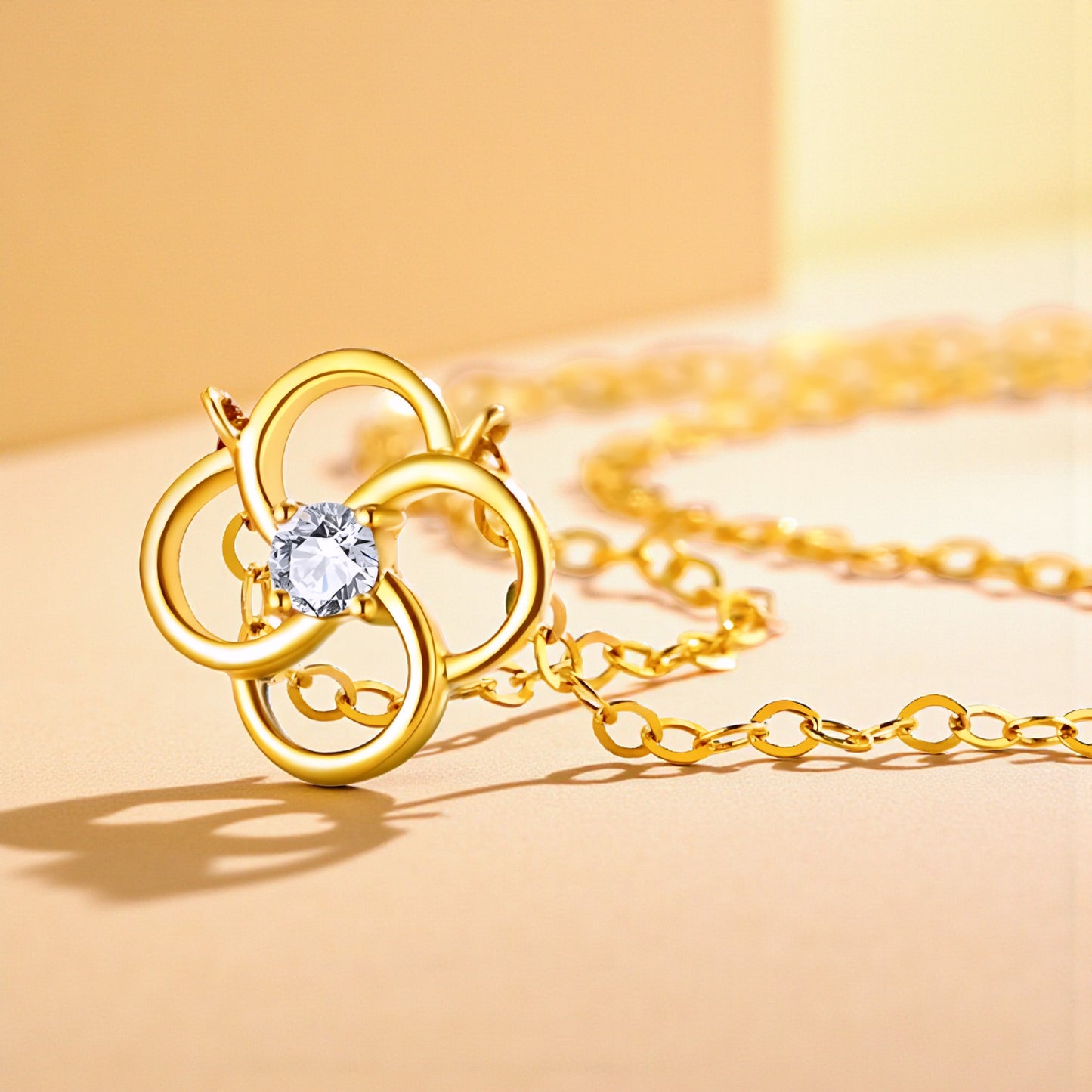 18K Gold Genuine Diamond Flower Clover Pendant Luxurious charm Necklace