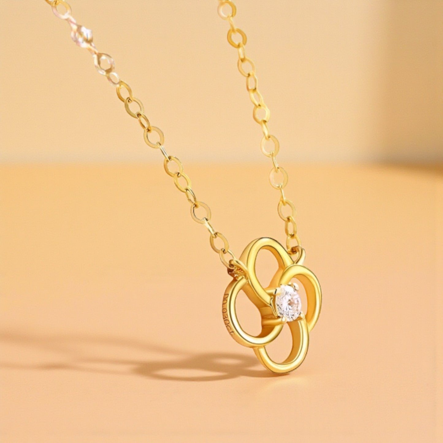 18K Gold Genuine Diamond Flower Clover Pendant Luxurious charm Necklace