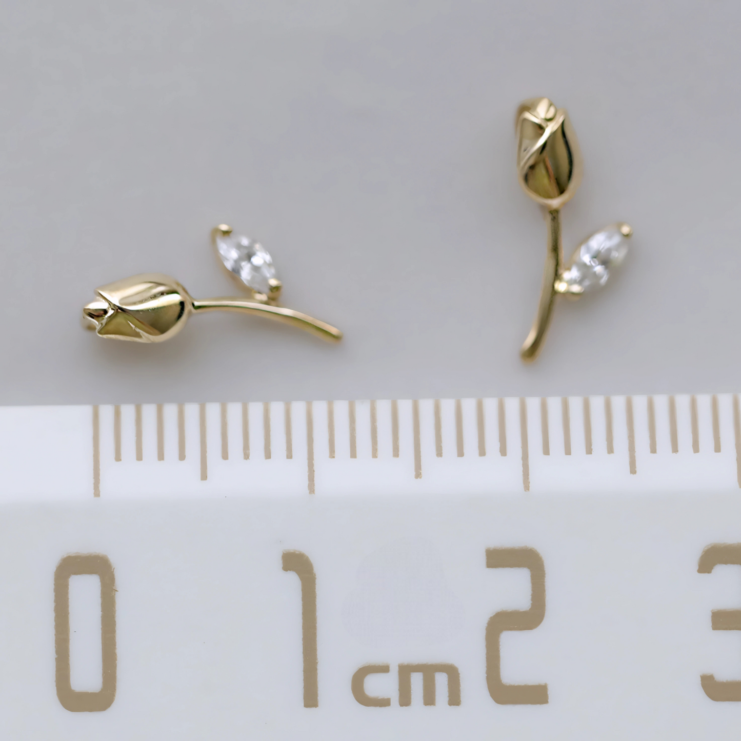 14K Gold Minimal Dainty Zircon Tulip Flower Pendant