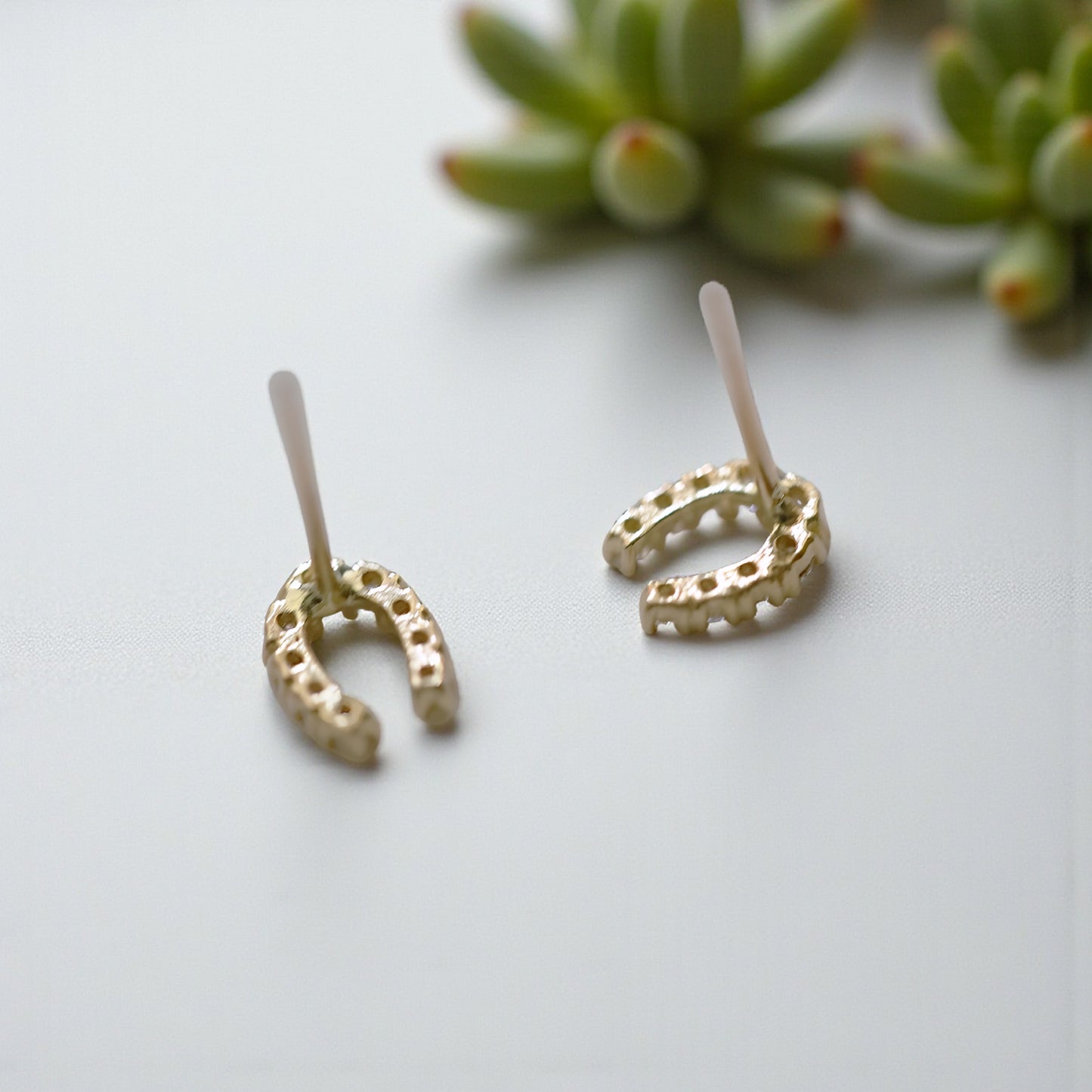 9k Gold Simple Minimal Dainty Lucky Sparkling Horseshoe Stud Earrings
