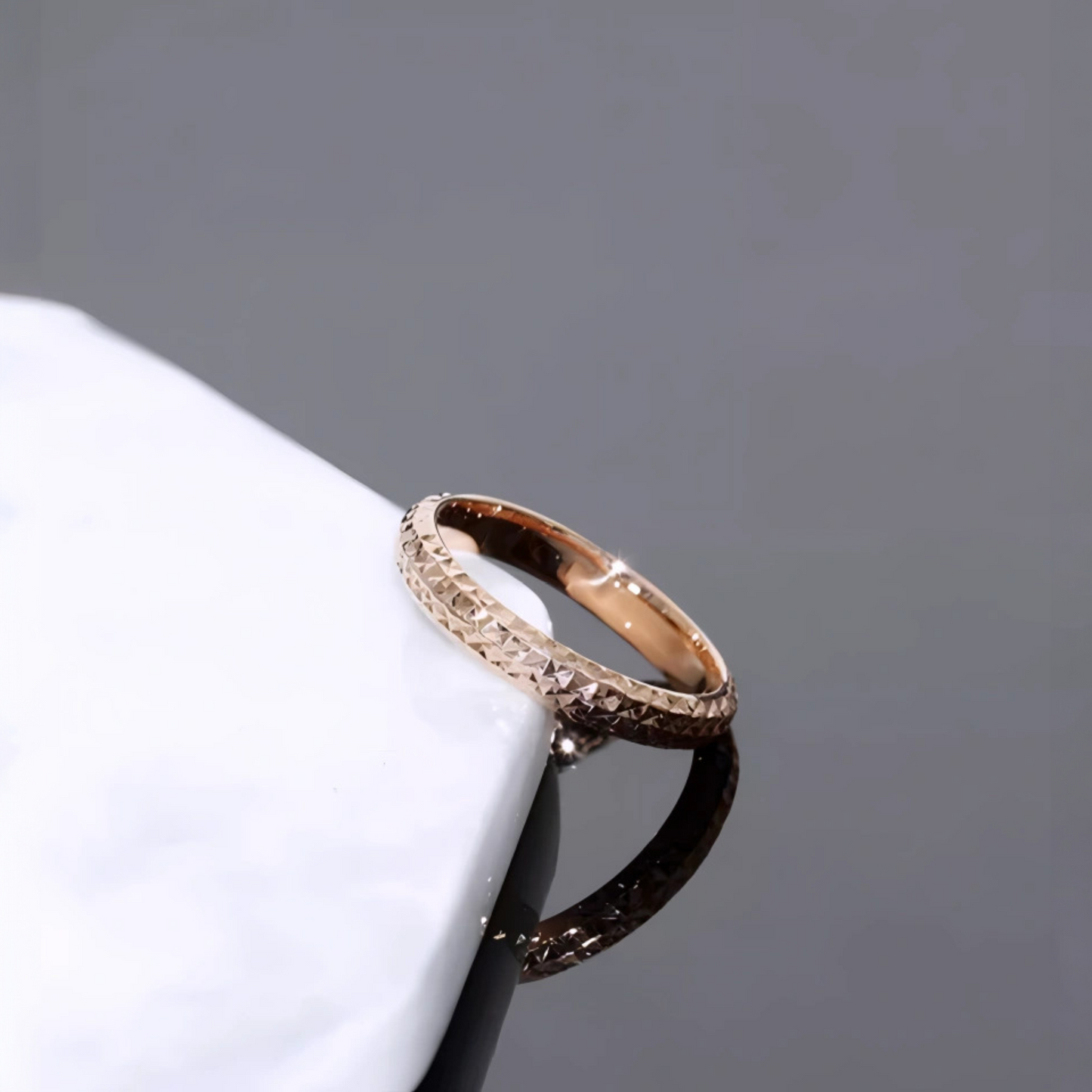 Genuine 18K Yellow Gold Rose Gold Carved Pattern Surface Band Ring