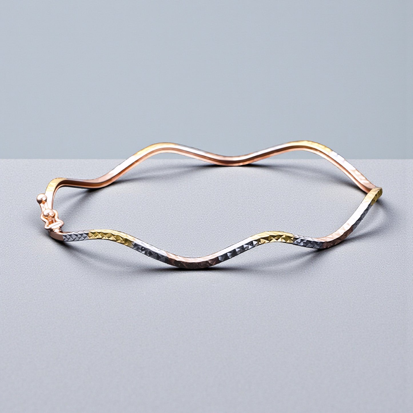 18K Yellow Gold Rose Gold Tri-Color Gold Elegant Bangle Wave Pattern Bracelet