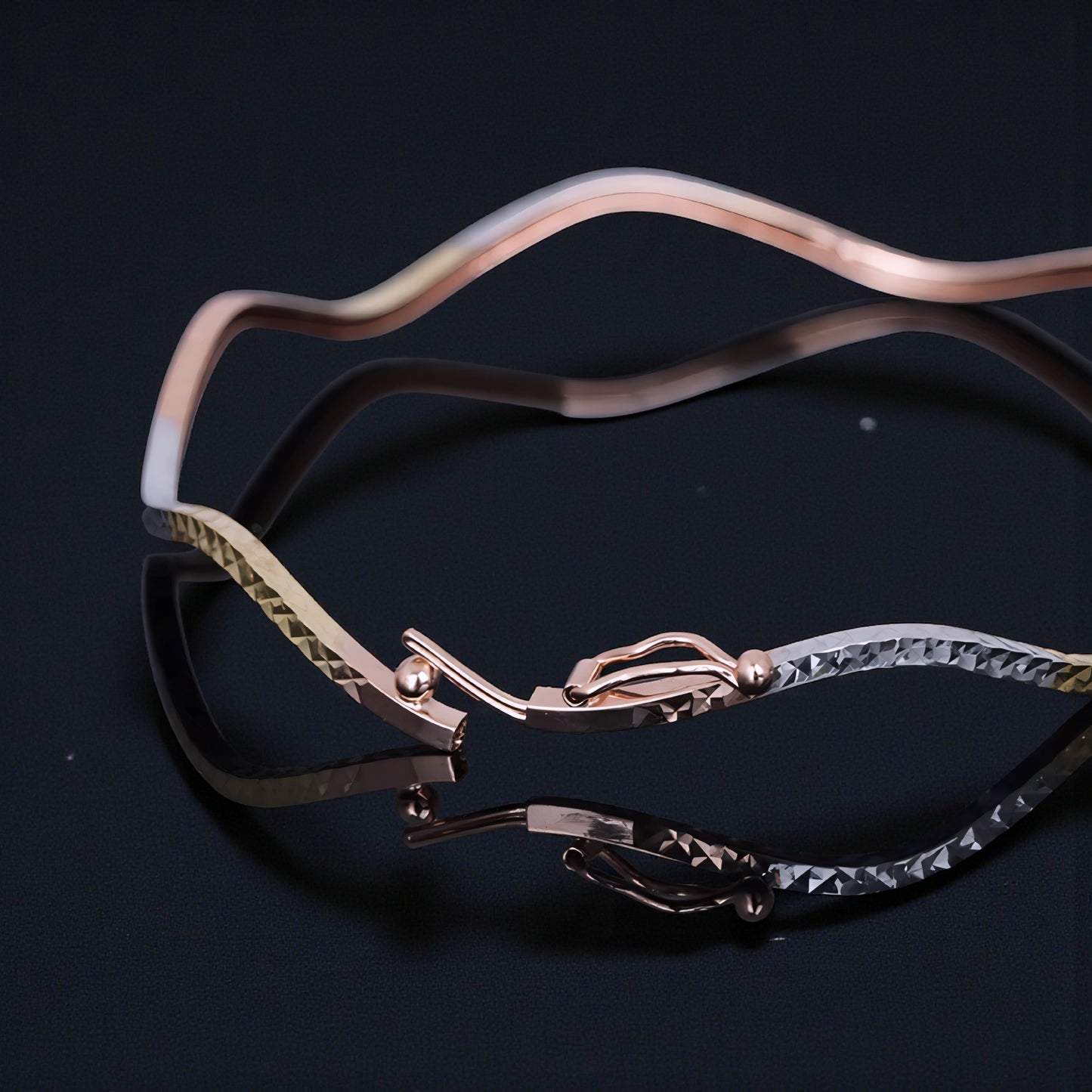 18K Yellow Gold Rose Gold Tri-Color Gold Elegant Bangle Wave Pattern Bracelet
