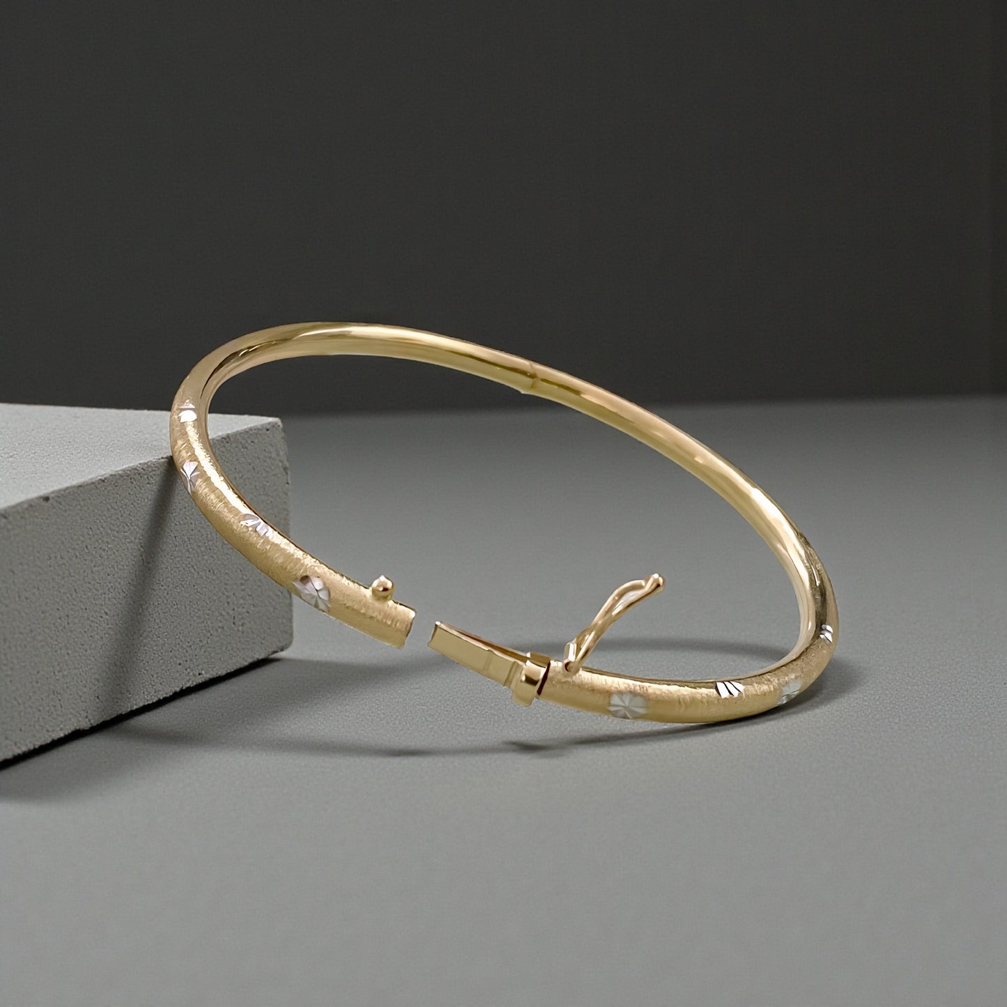 18K Gold Brushed White Floral Bangle Bracelet