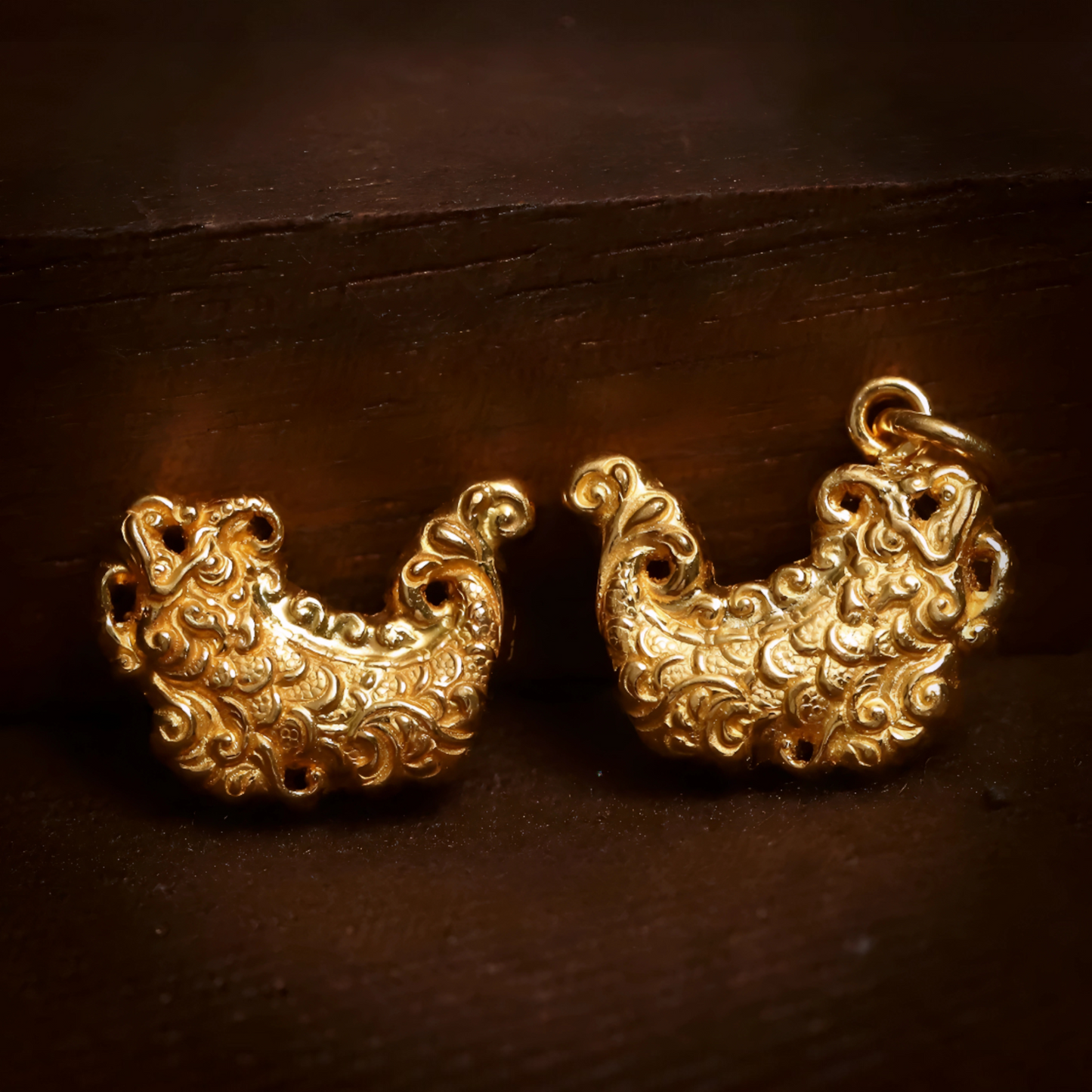 24K 999 Gold Ancient Vintage Style Engraved Fish Carp Mini D.I.Y Charm Pendant