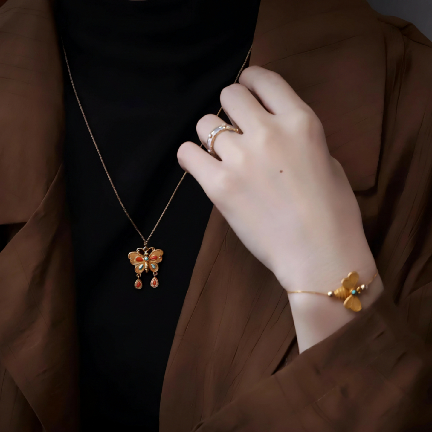 24K 999 Gold Ancient Vintage Cultural Craft Butterfly and Bee Pendant