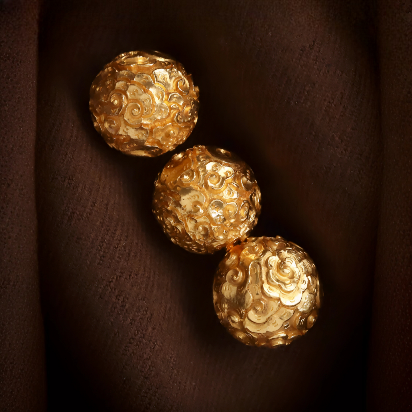 24K 999 Gold Ancient Vintage Engraved Lucky Cloud Pattern Round Bead Charm Spacer Pendant