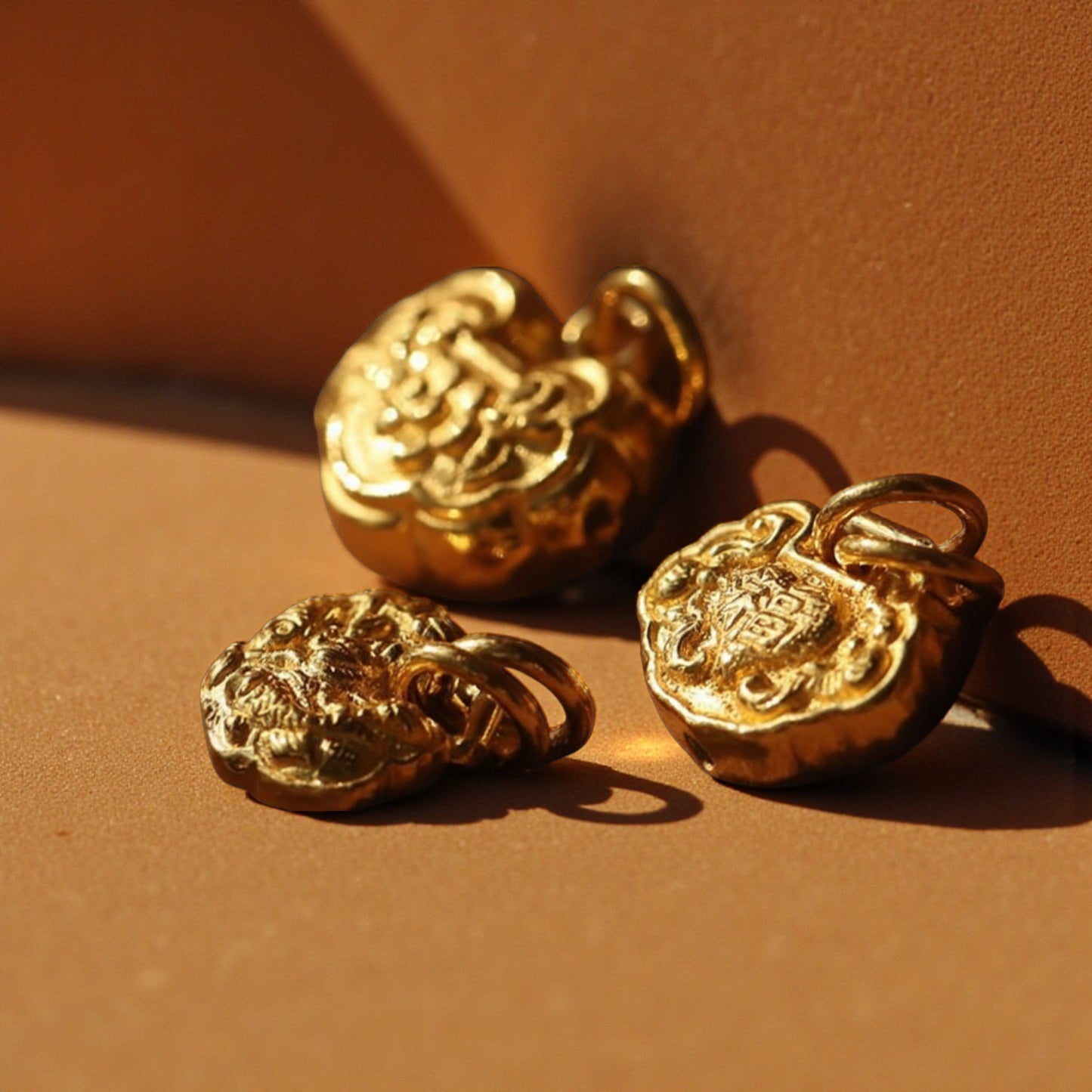 24K Gold 999 Hand-Engraved Ruyi Lock Keepsake Pendant Great Gift for Baby Shower