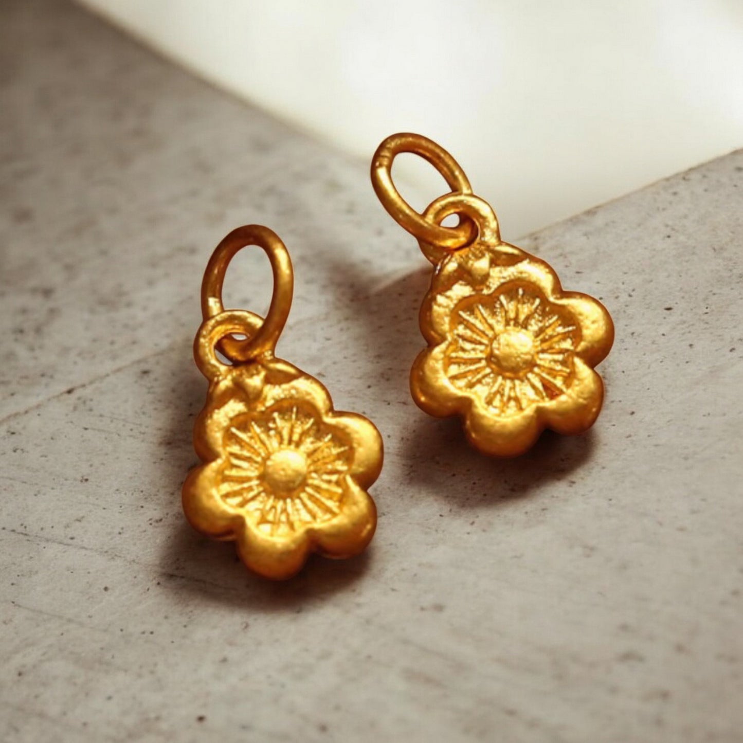 24K Gold D.I.Y Mini Hand-Carved Flower Bead Pendant Charm