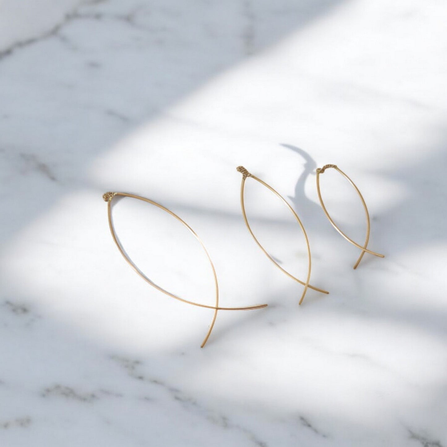 10K Real Gold Minimal Style Plain Gold Fish-Shaped Threader Earrings