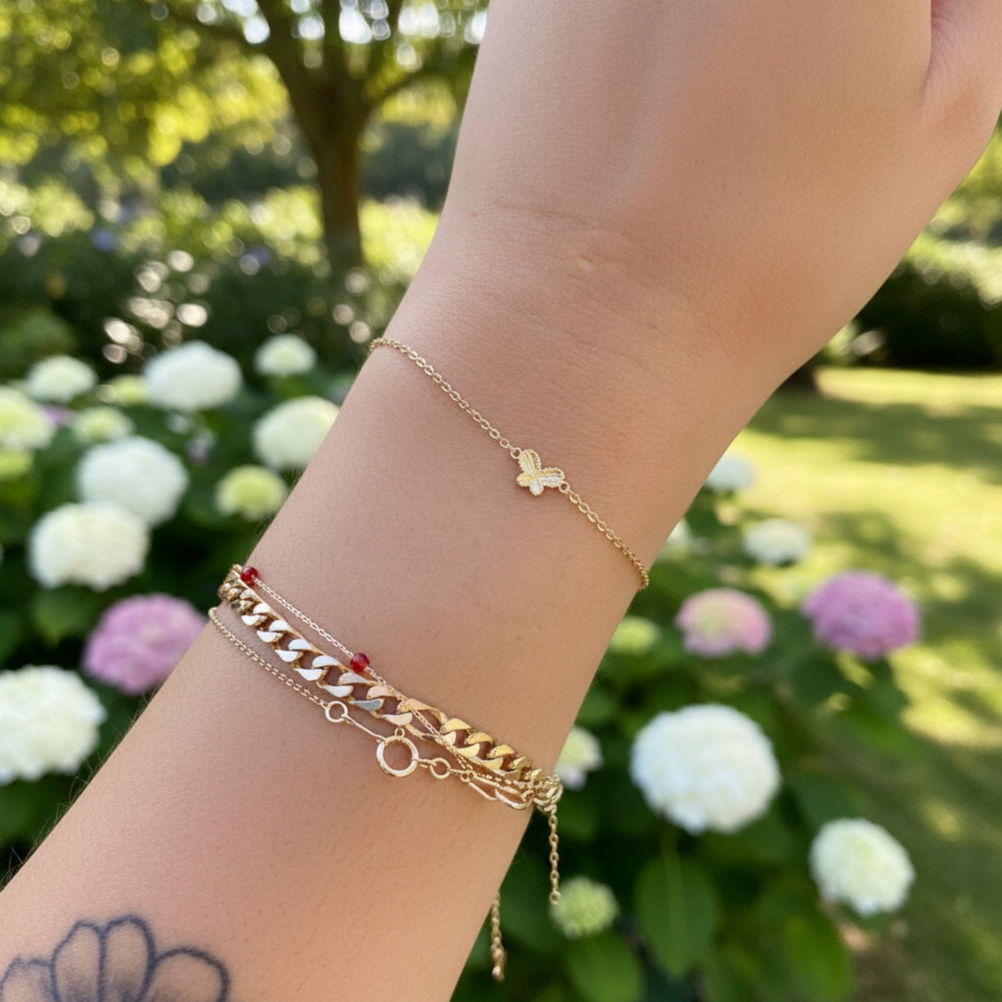 14K Gold Minimal Sparkling Laser-Cut Round Flower and Butterfly Gold Bracelet