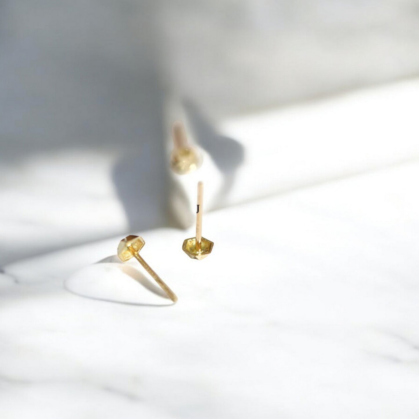 14K Pure Gold Minimal Style Mini Snowflake Cartilage Stud Earrings