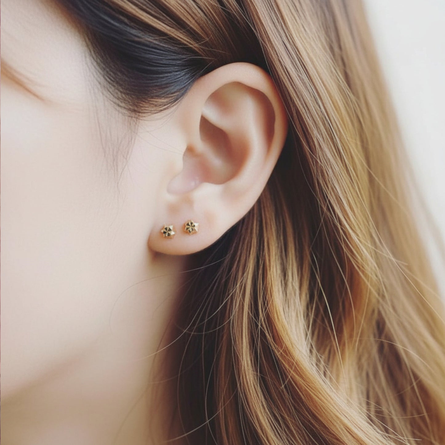 14K Pure Gold Minimal Style Mini Snowflake Cartilage Stud Earrings