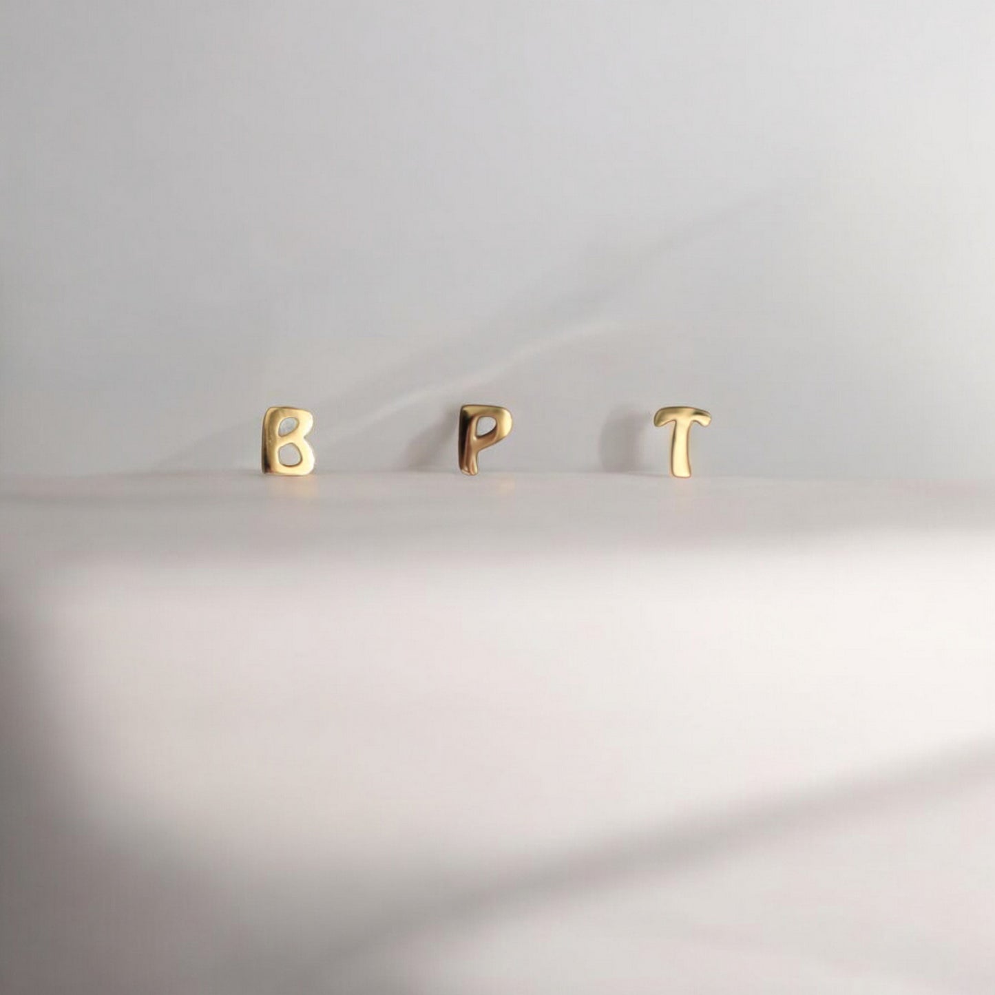 14K Pure Gold Minimal Plaint Letter Style Stud Earrings