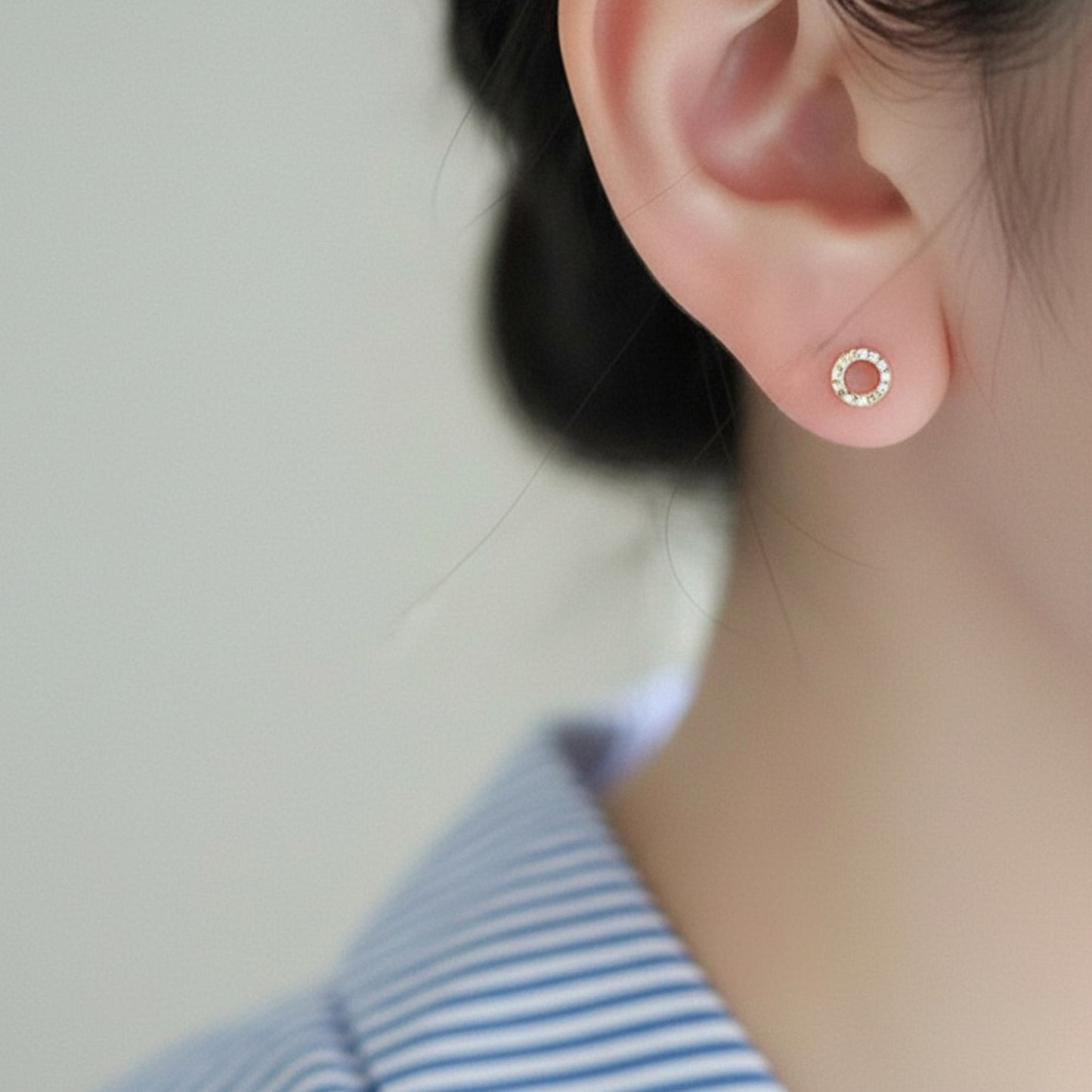 14K Pure Gold Minimal Style Miniature Zircon Round Stud Earrings