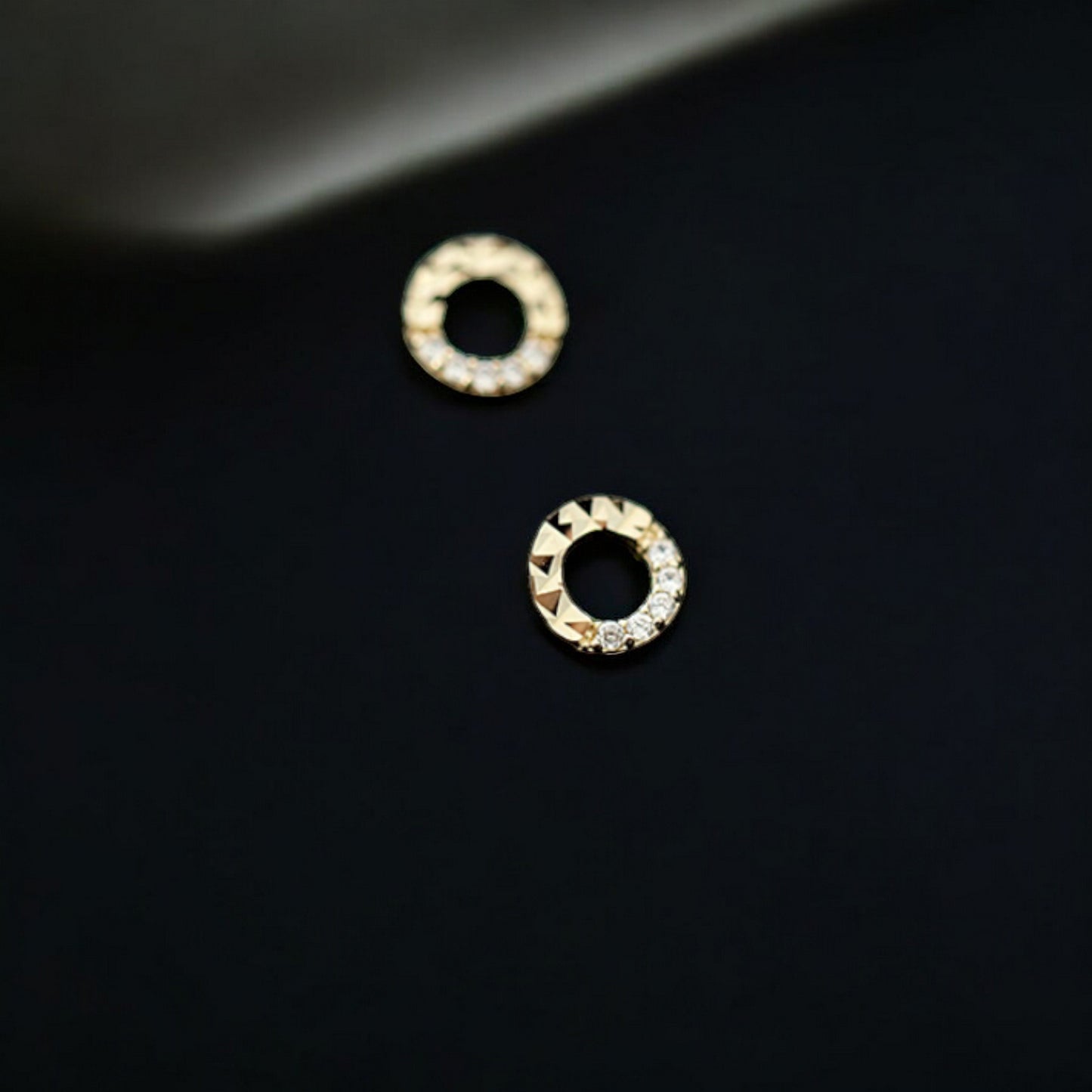 14K Pure Gold Minimal Style Miniature Zircon Round Stud Earrings