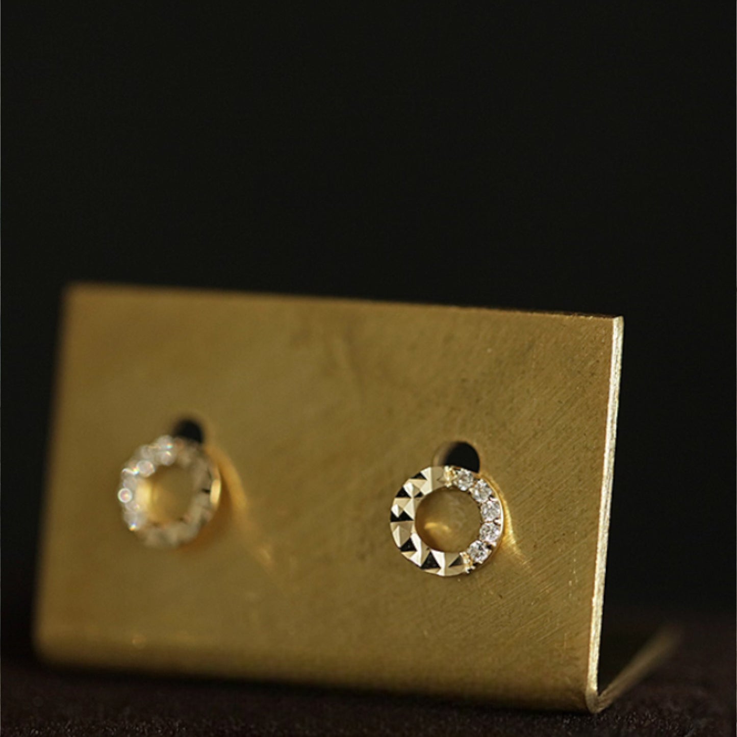 14K Pure Gold Minimal Style Miniature Zircon Round Stud Earrings