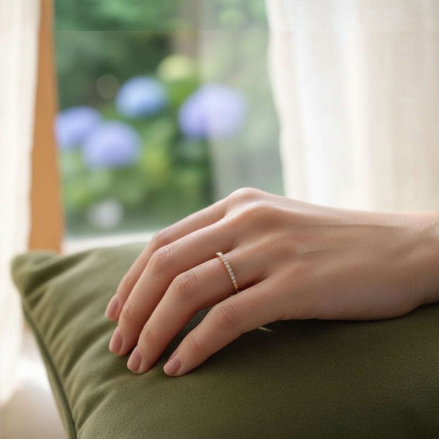 14K Pure Gold Minimal Style Zircon Round Stacking Ring