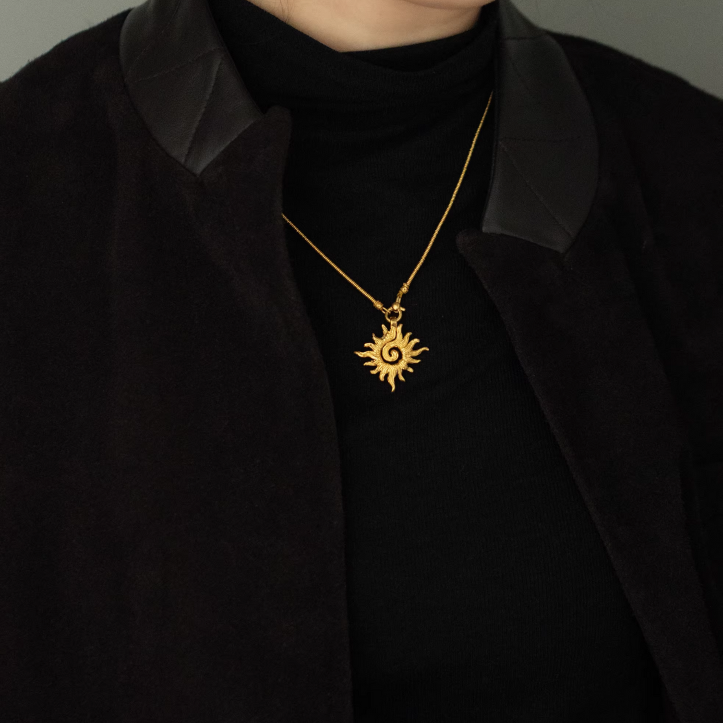 24K Pure Solid 999 Gold Antique Style Sun Pendant Necklace