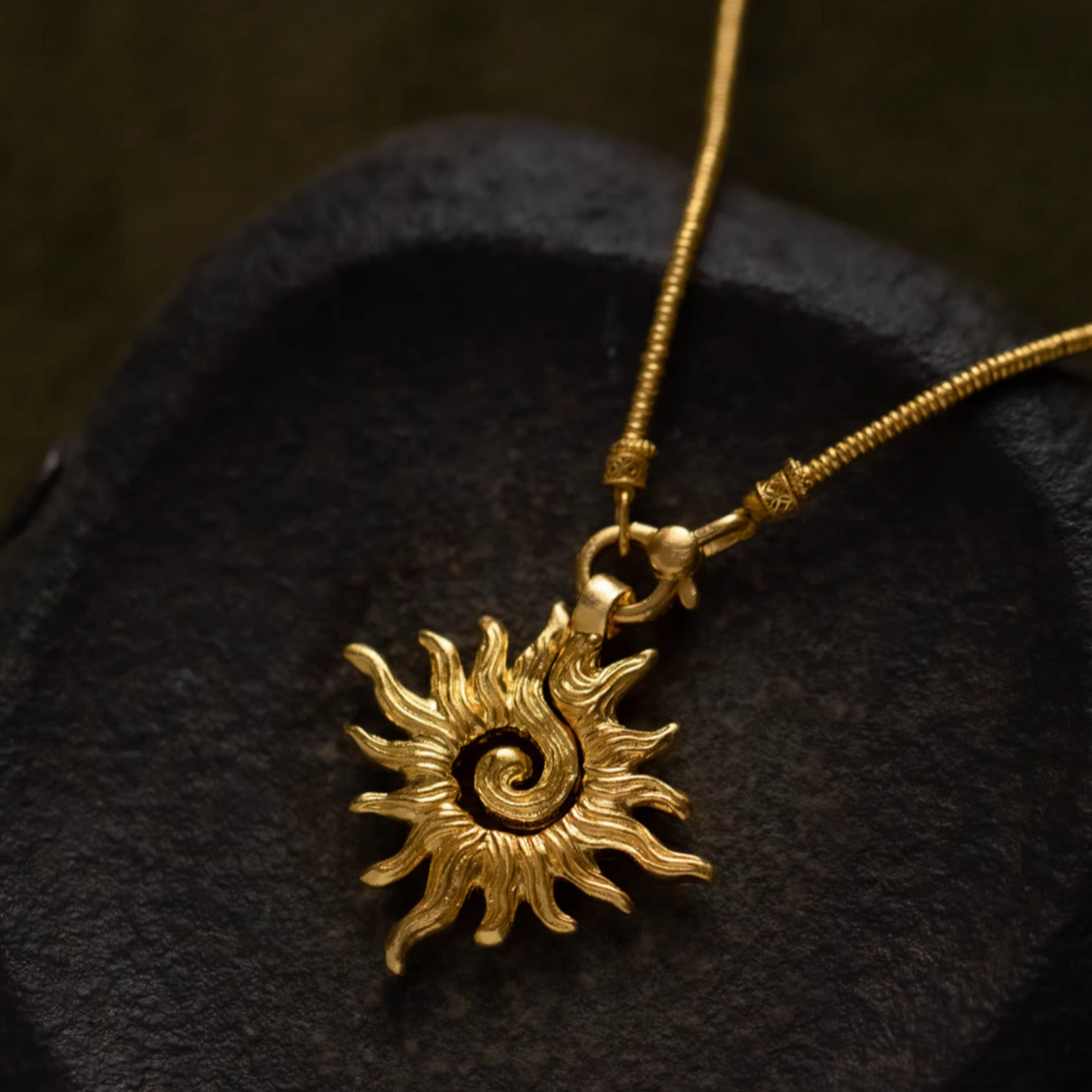 24K Pure Solid 999 Gold Antique Style Sun Pendant Necklace