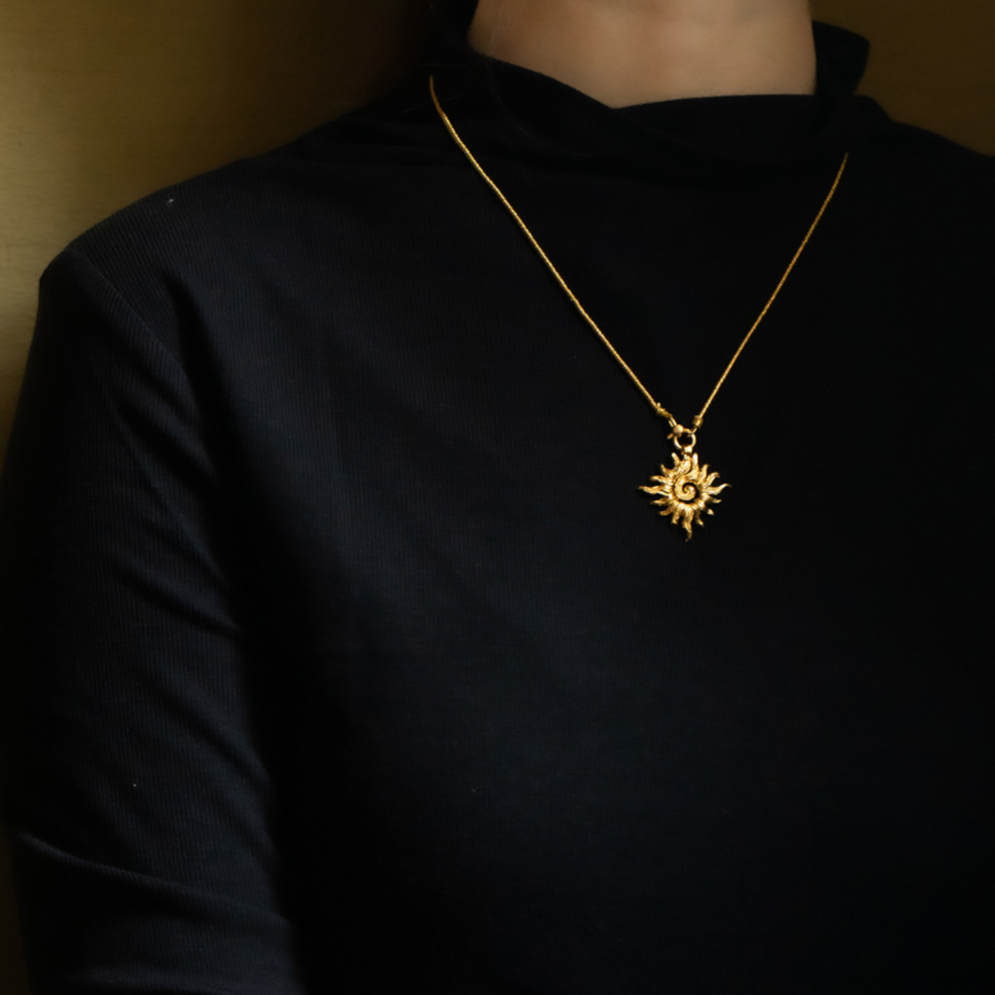 24K Pure Solid 999 Gold Antique Style Sun Pendant Necklace