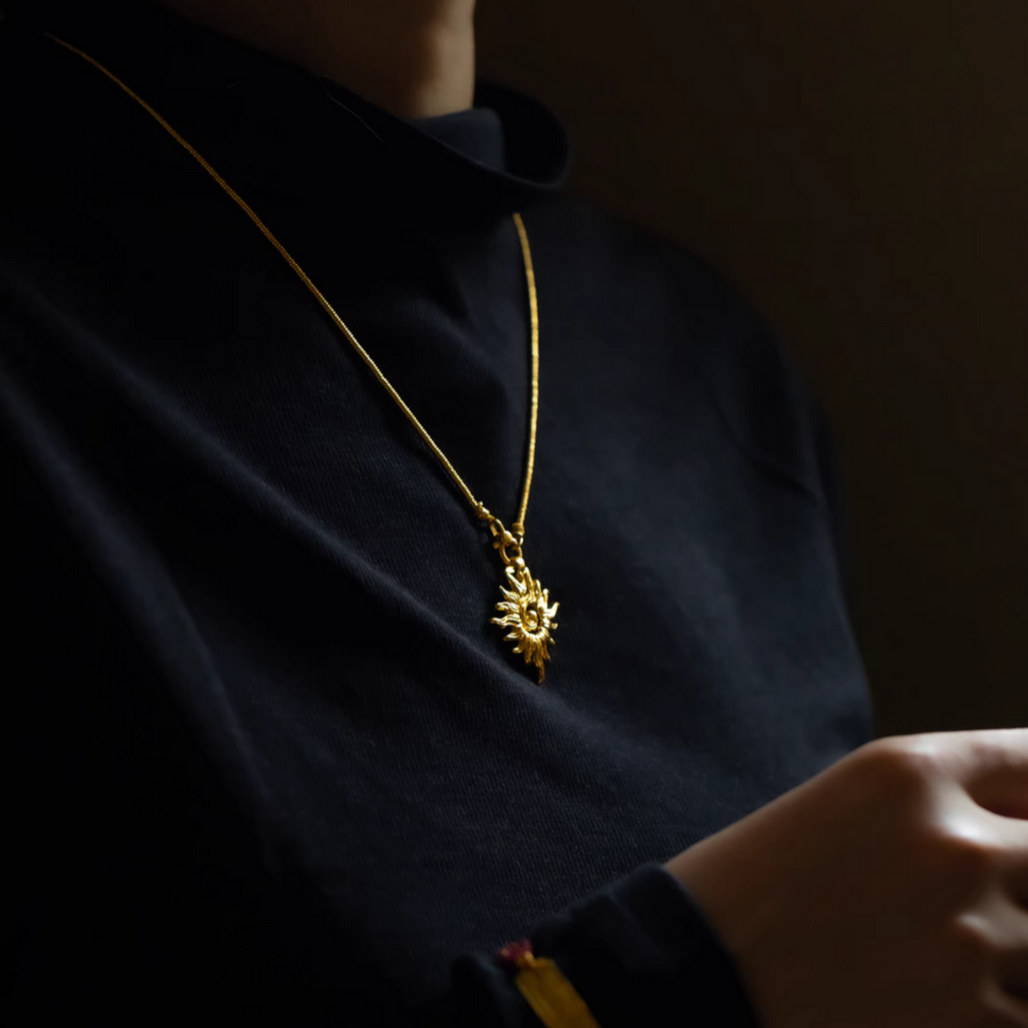 24K Pure Solid 999 Gold Antique Style Sun Pendant Necklace