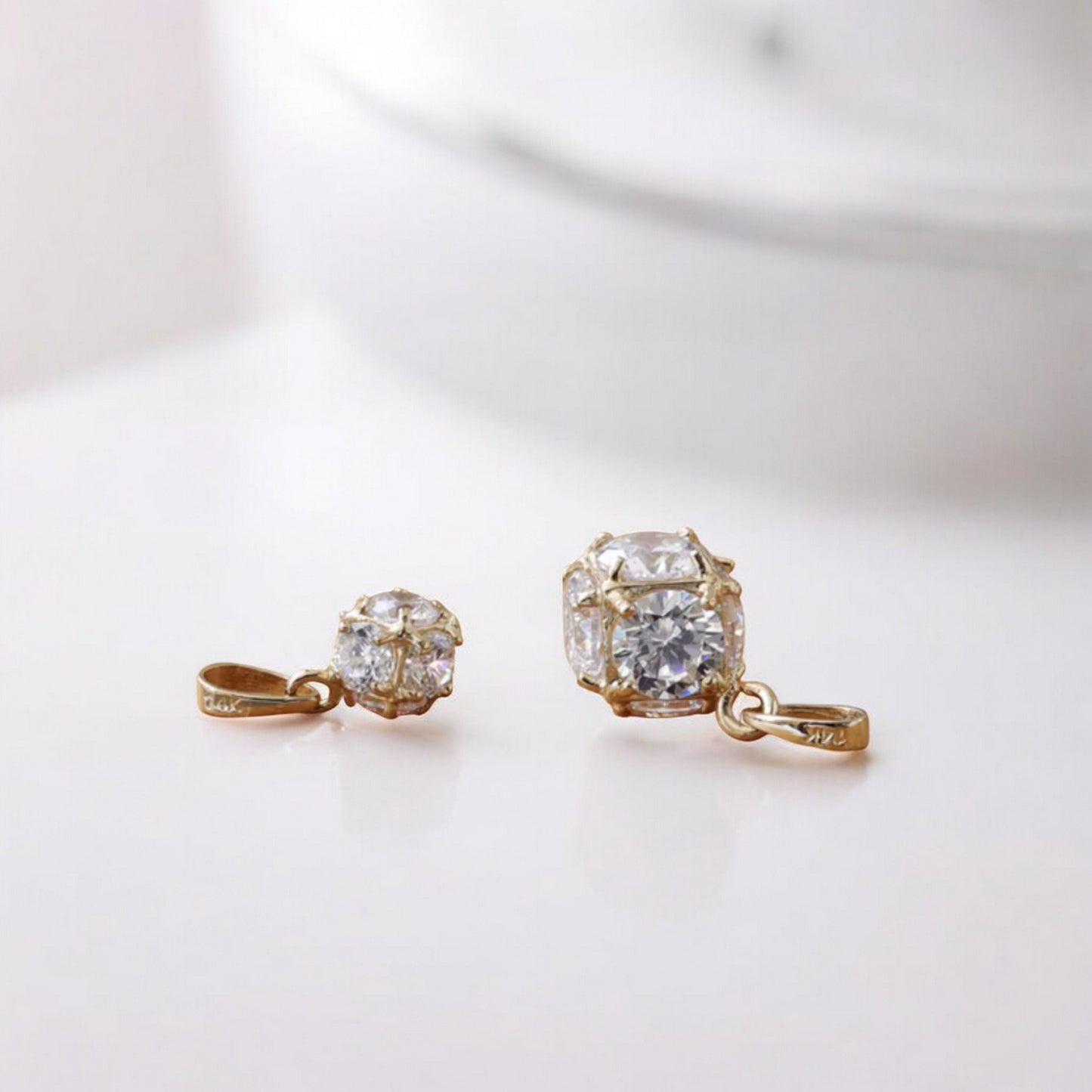 14K Real Gold Claw Rong Baskets Zircon Round Pendant