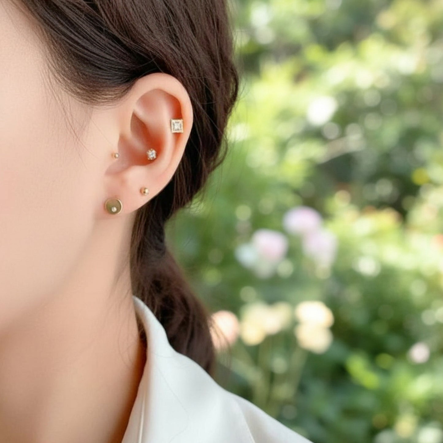 10K Pure Gold Zircon Round Screw On Earrings