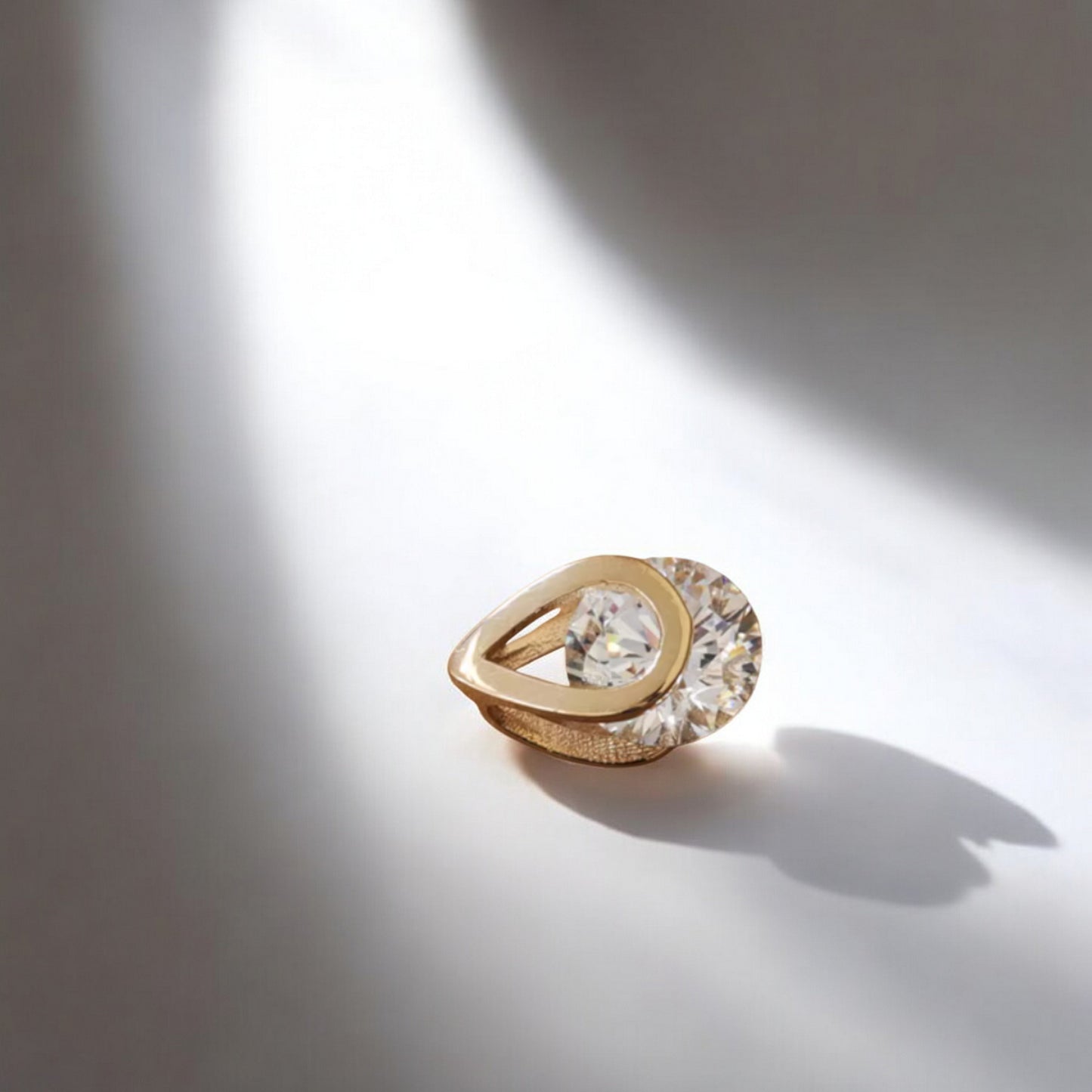 14K Gold Dainty Waterdrop Zircon Pendant