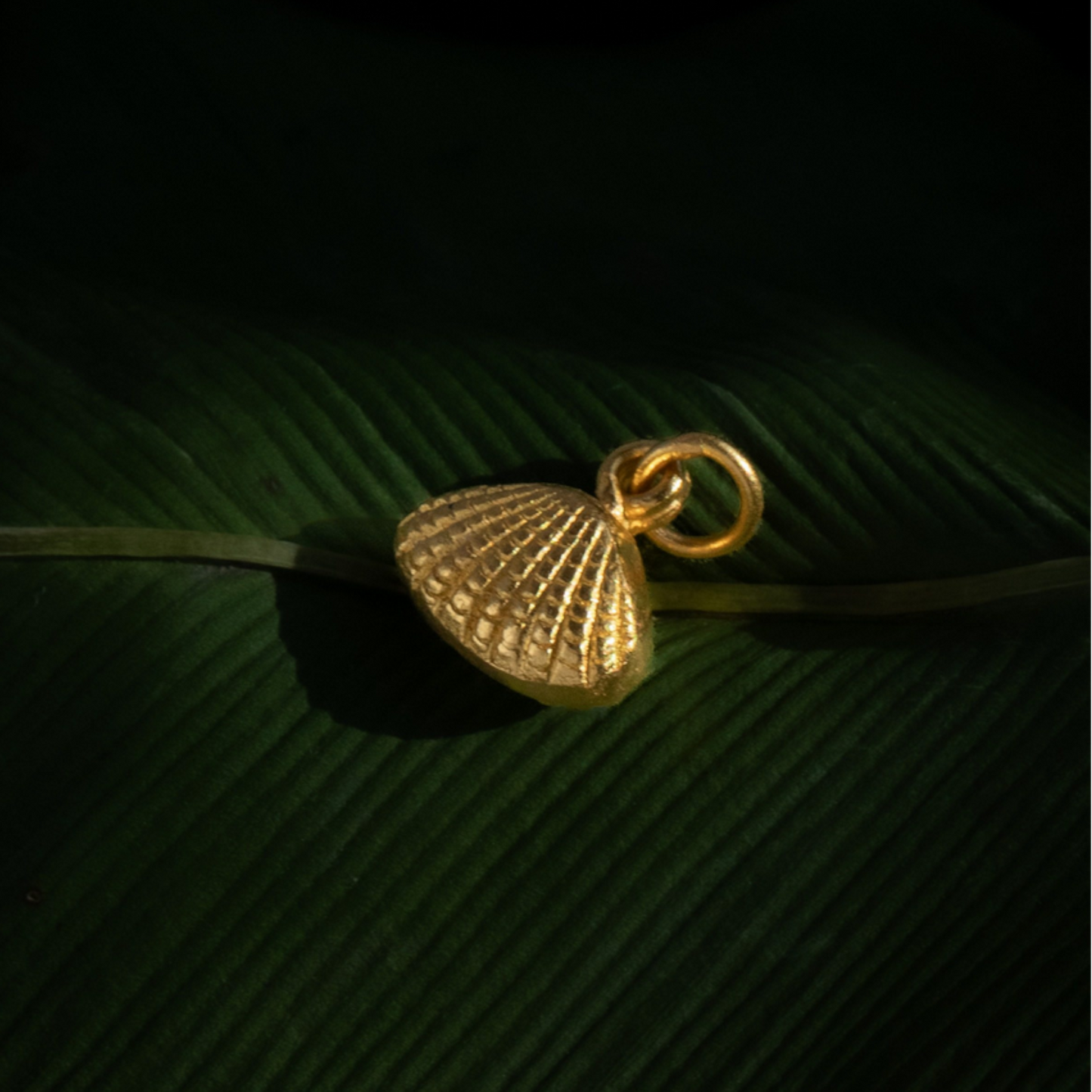 24K 999 Pure Gold Mini D.I.Y Antique-Style Seashell Shell Charm