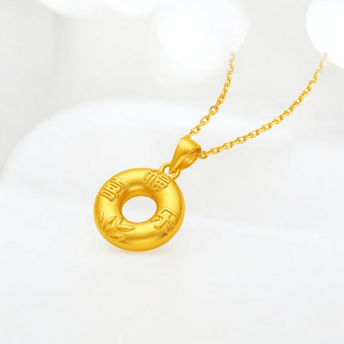 18K Gold Lucky Chinese Joy Blessing Happniess Buckle Round Pendant