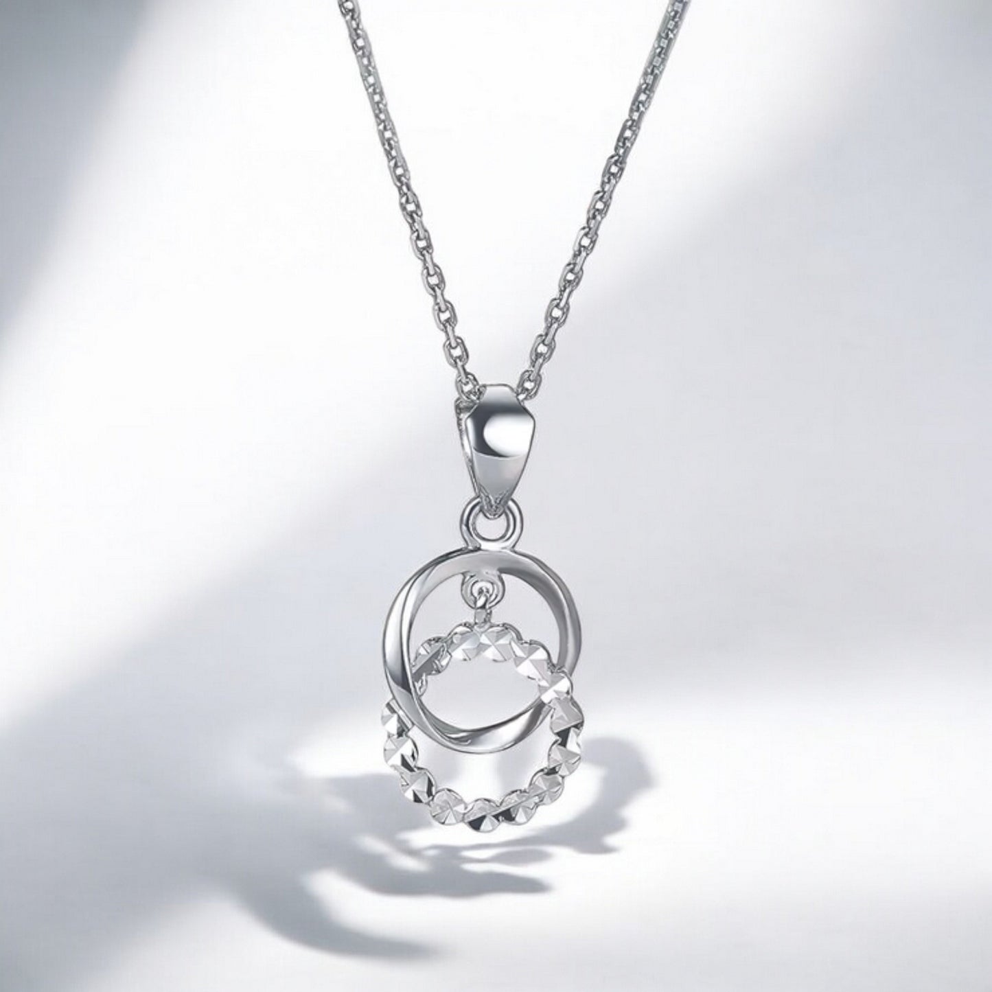 Pt950 Hoop Sparkling Interlocking individual Pendant