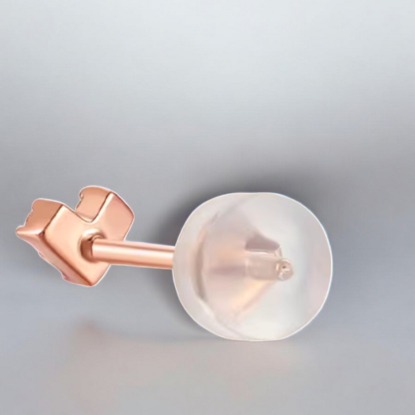 18K Rose Gold Minimal Sparkling Diamond Heart Stud Earrings