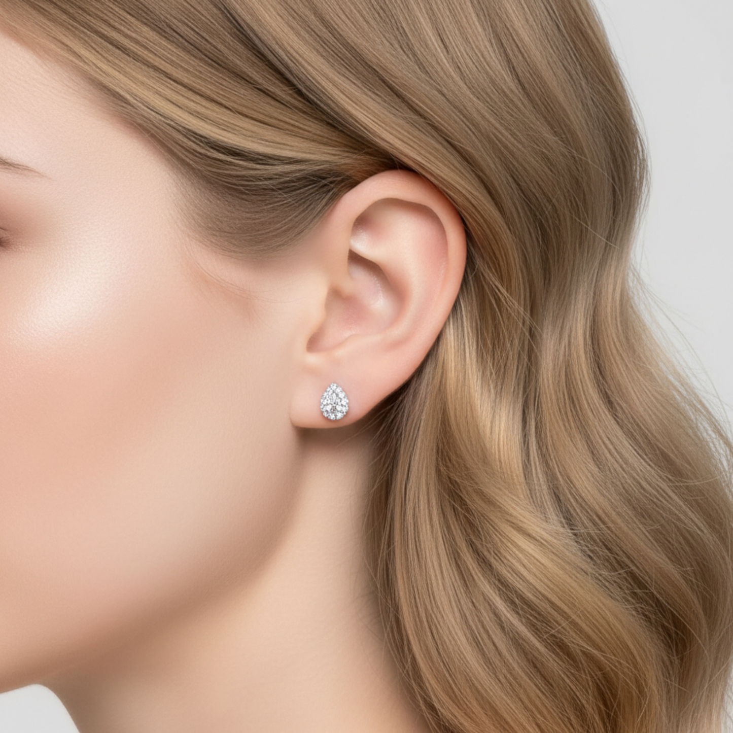 Pt950 Minimal Water Drop Stud Earrings